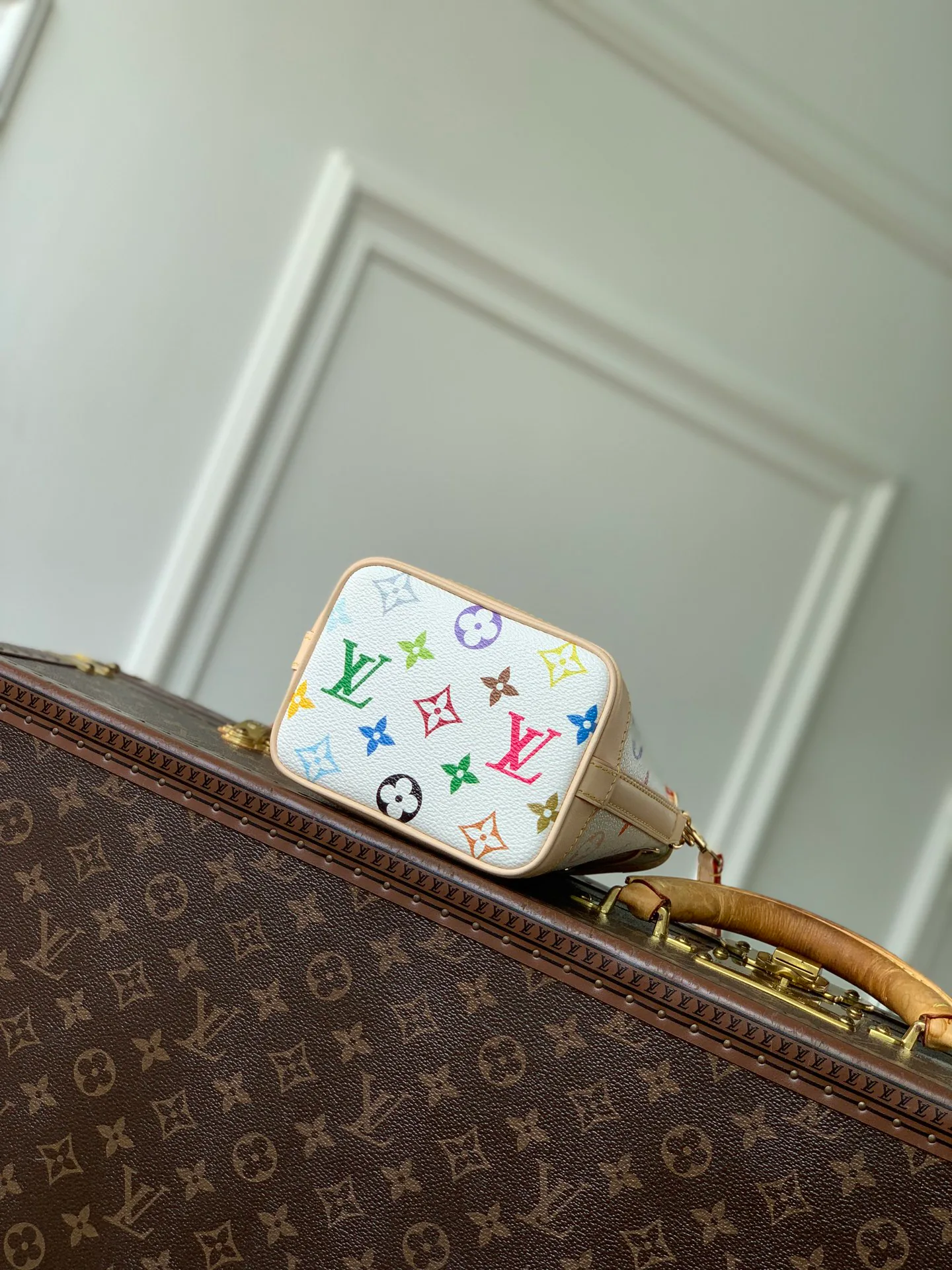 Women's Classic Handbags LOUIS VUITTON 18412572