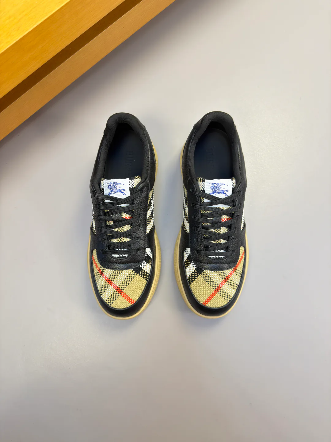 Men's Sneakers BURBERRY 17955069