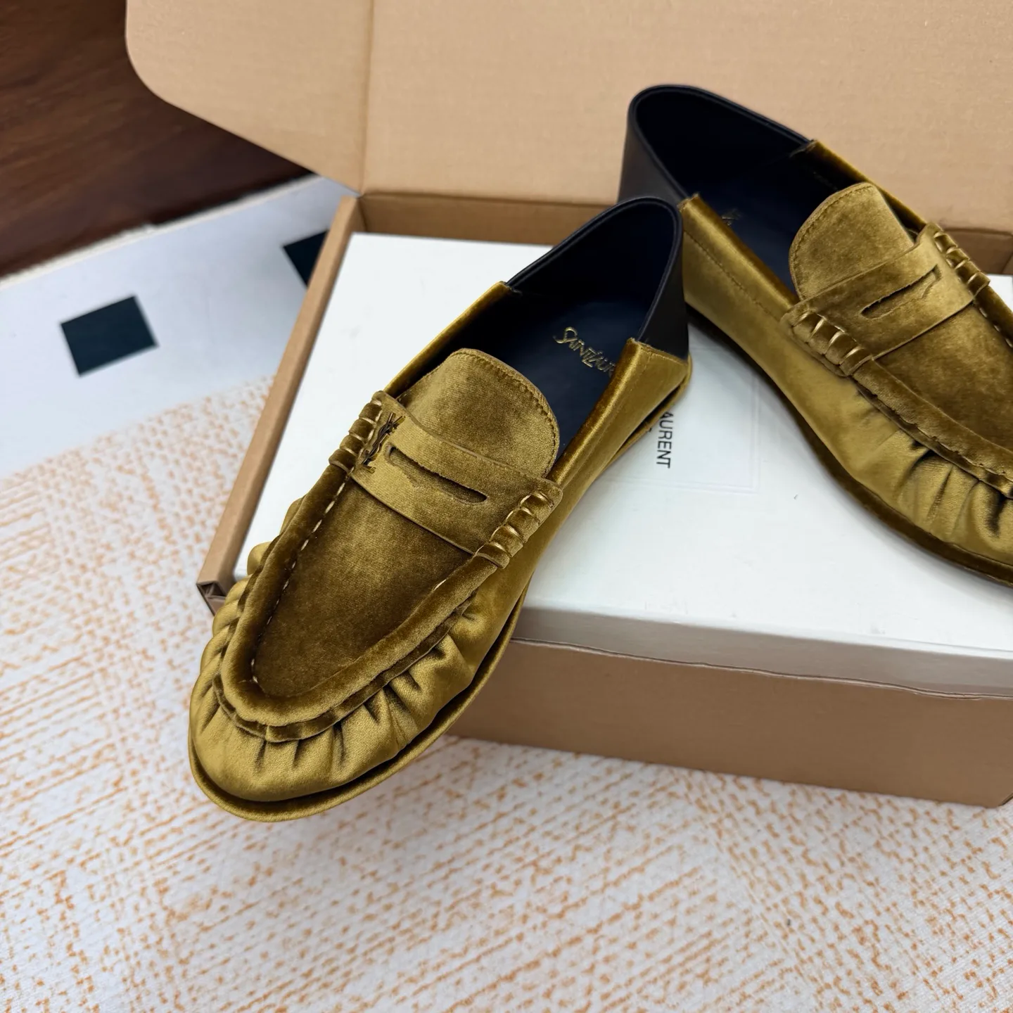 Women's Loafers And Moccasins SAINT LAURENT 18104186