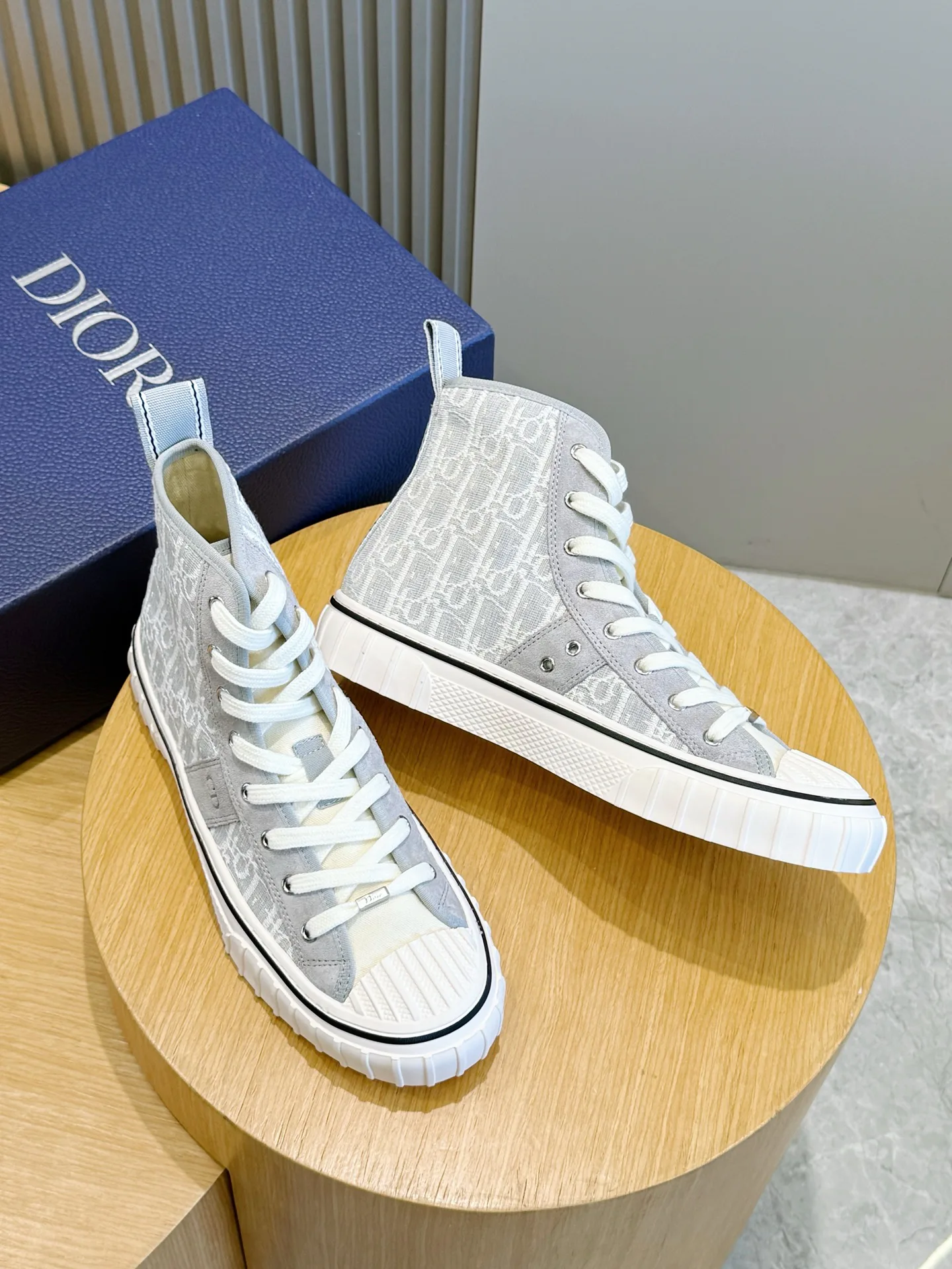 Women's Sneakers CHRISTIAN DIOR 18101575