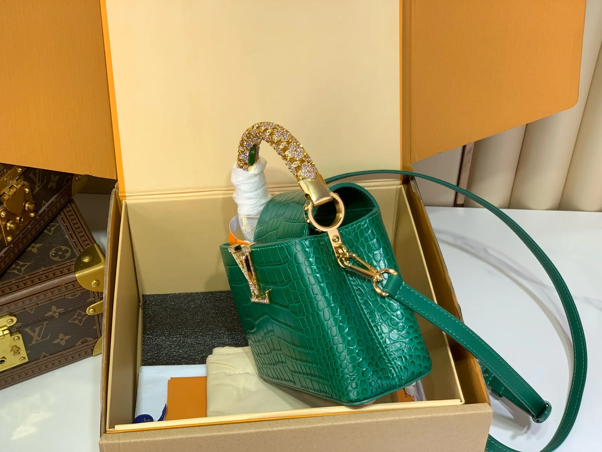 Women's Classic Handbags LOUIS VUITTON 17499368