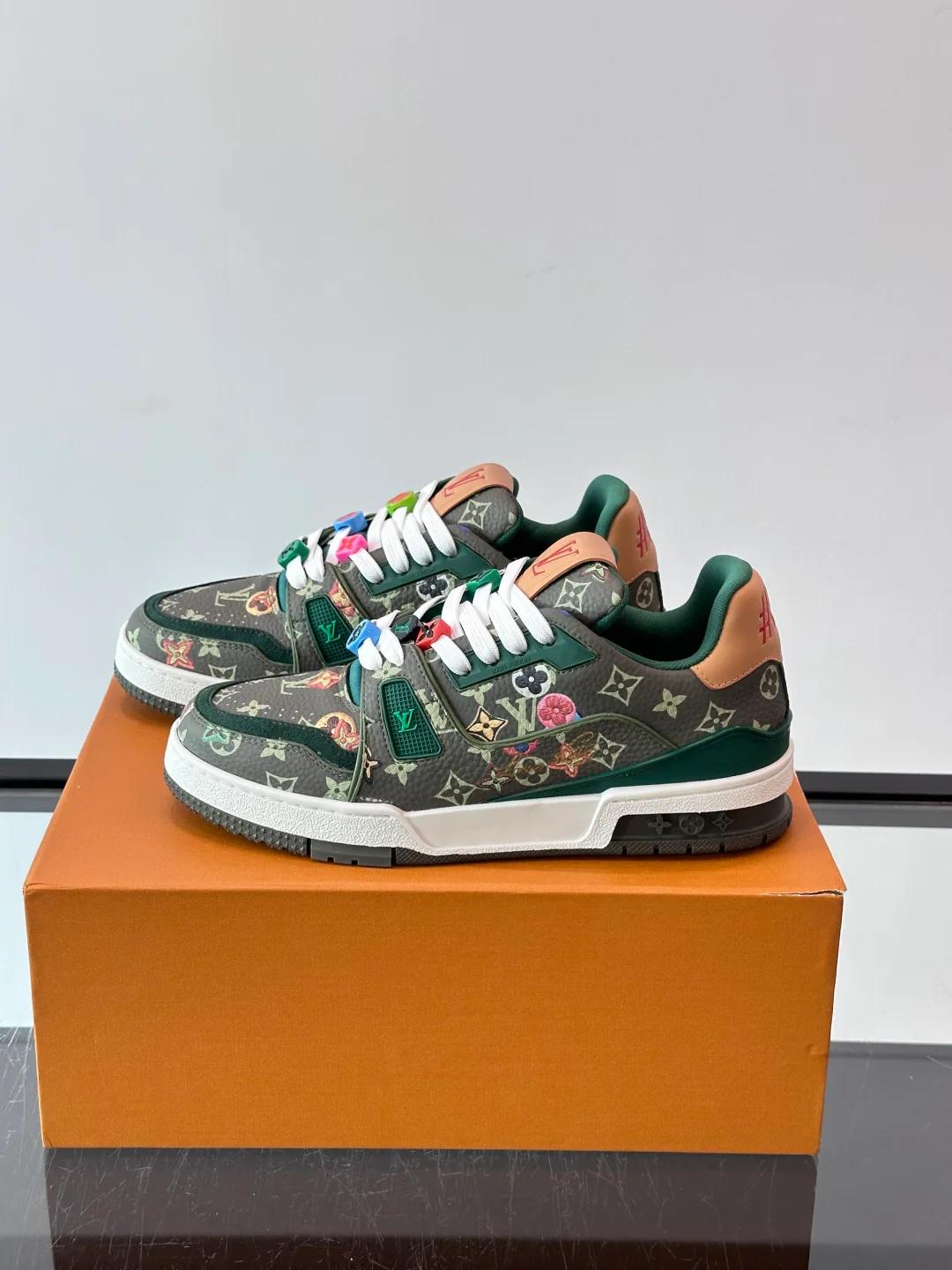 Men's Sneakers LOUIS VUITTON 18400625