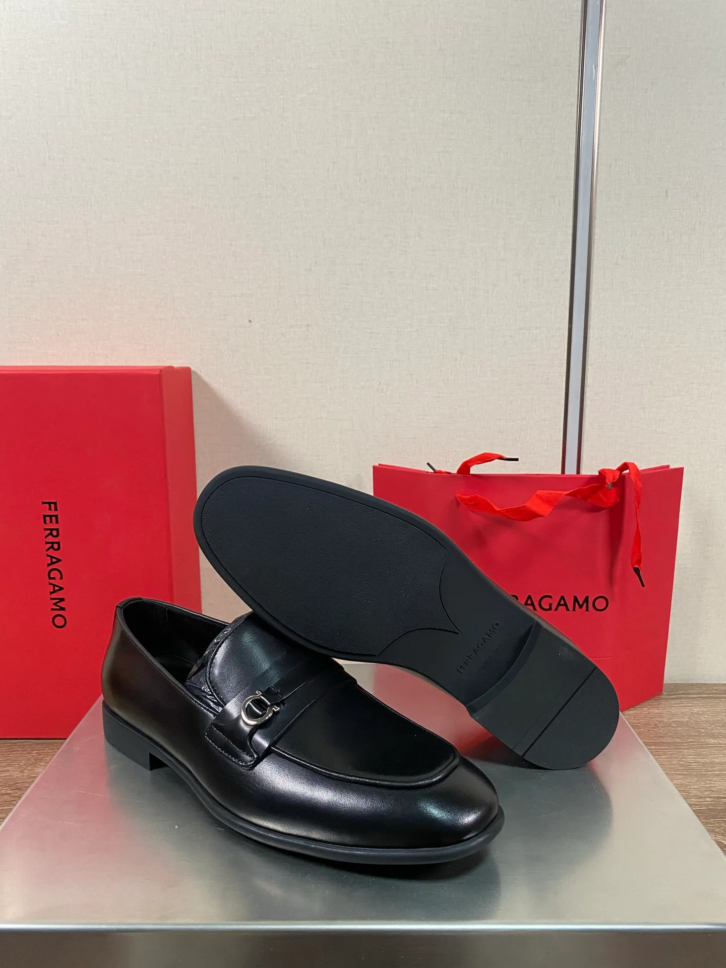 Men's Loafers And Dress Shoes SALVATORE FERRAGAMO 18078620