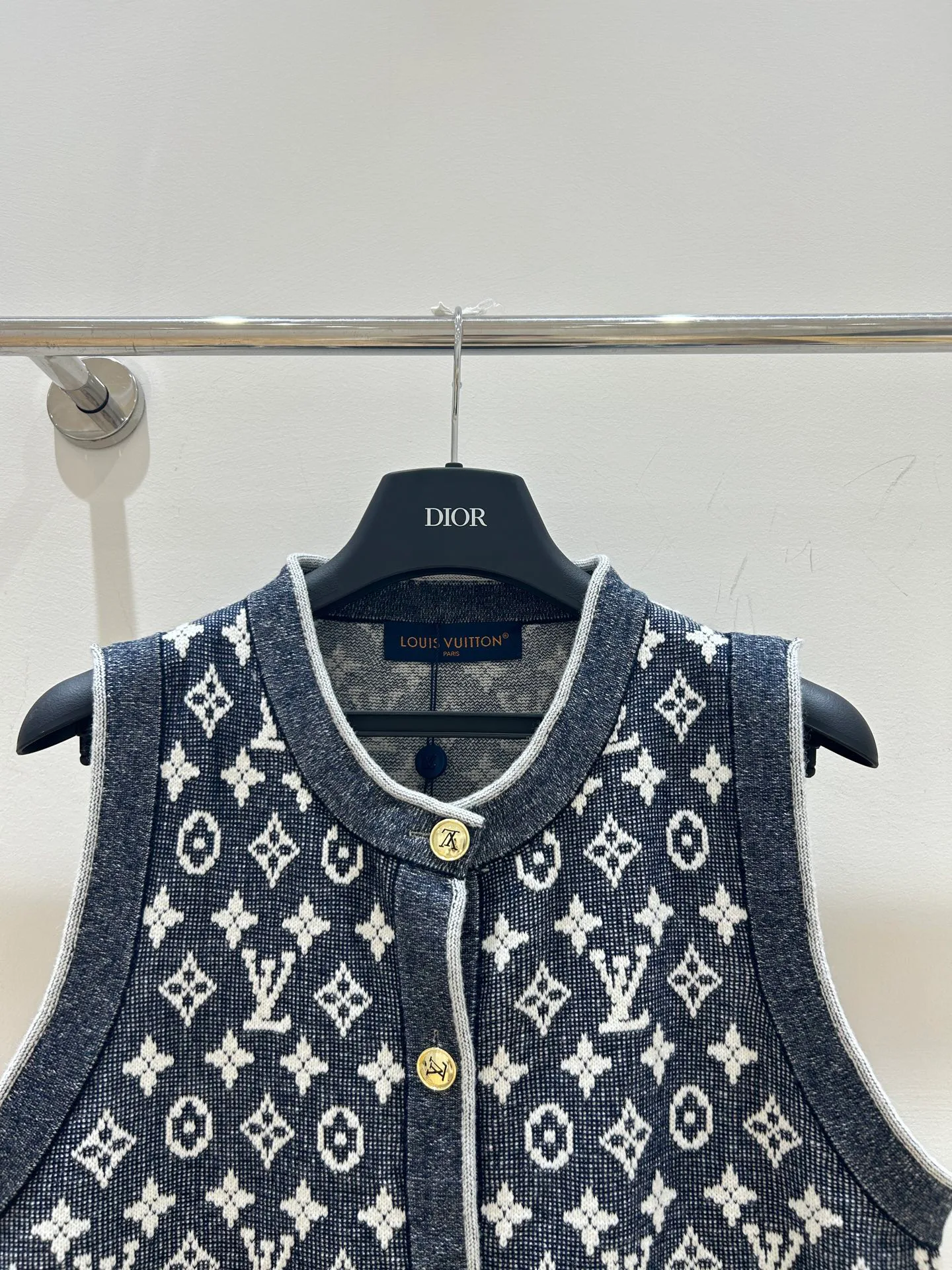 Women's Vests LOUIS VUITTON 18097082