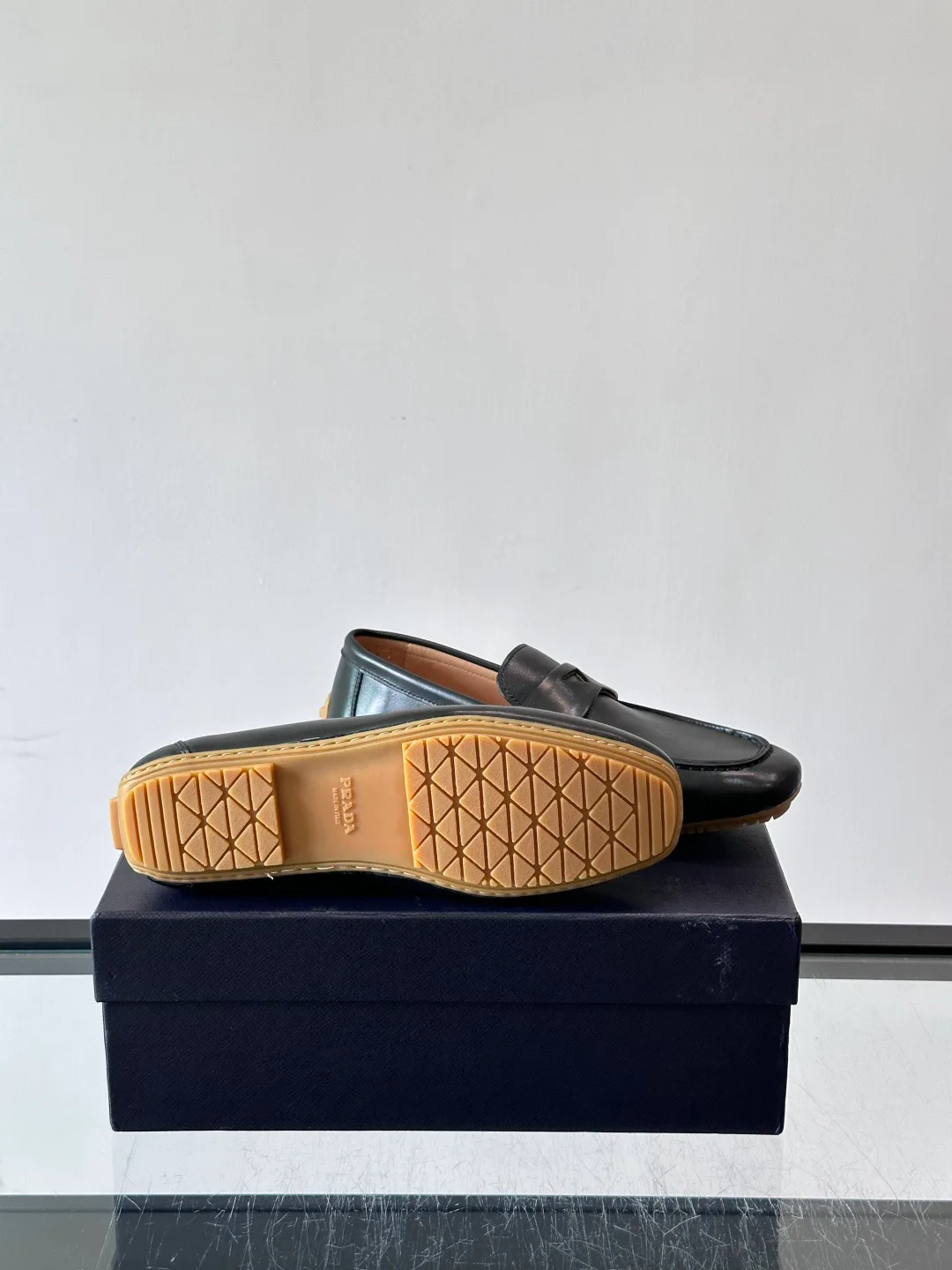 Men's Loafers And Dress Shoes PRADA 17447557