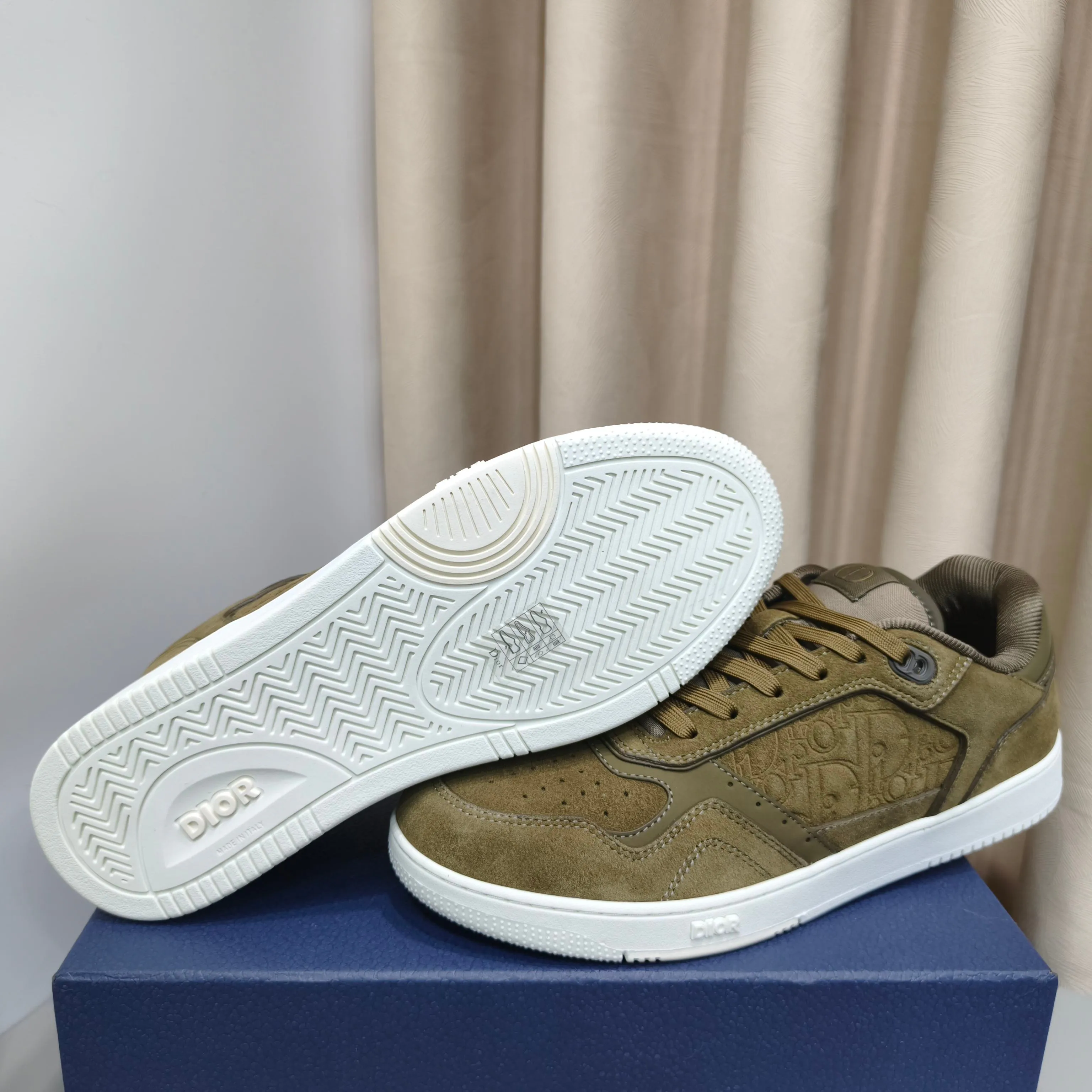 Women's Sneakers CHRISTIAN DIOR 17988882