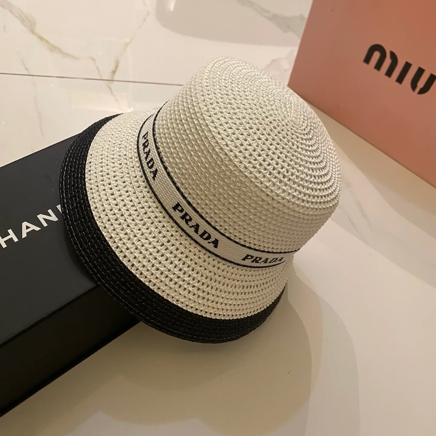 Hats PRADA 17498291