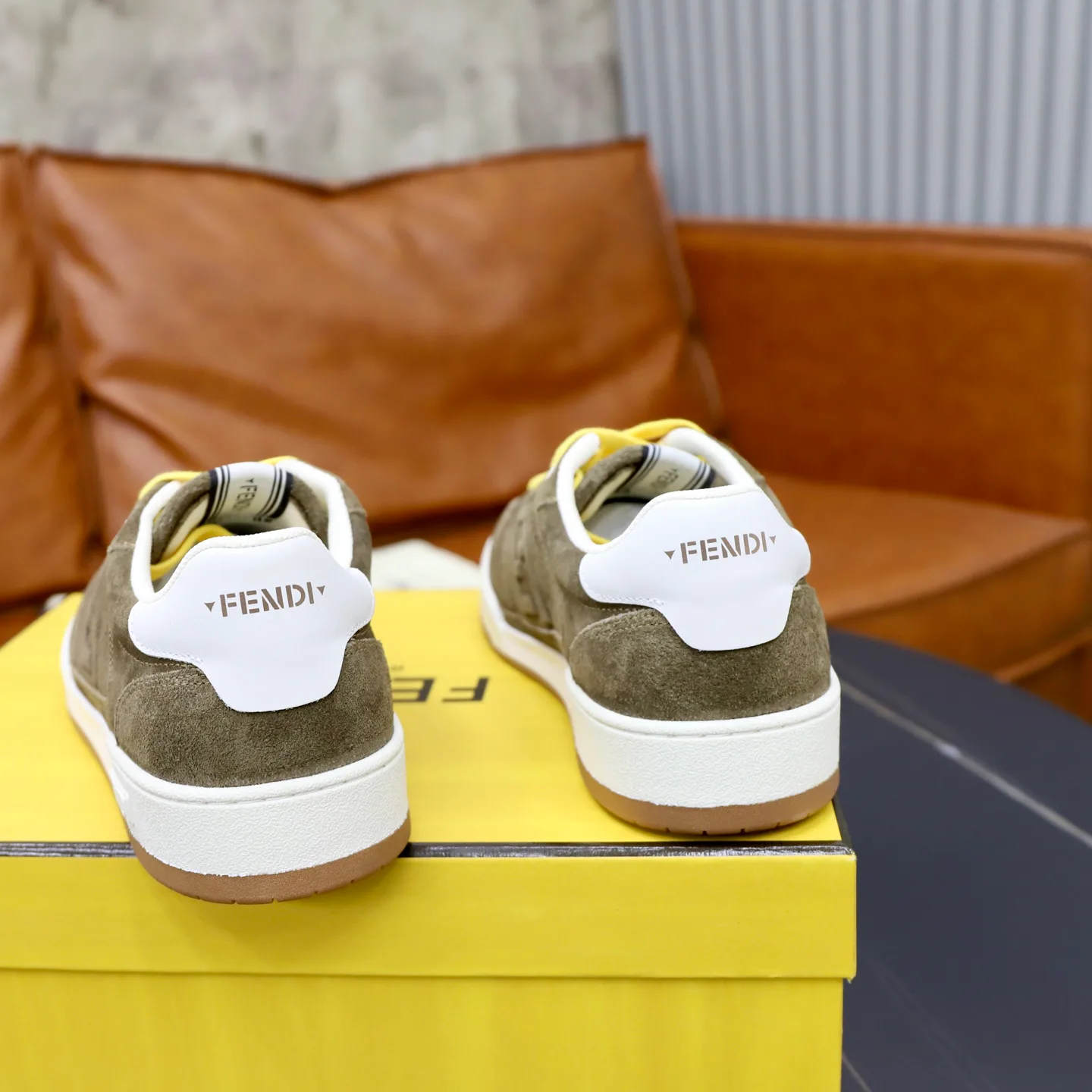 Women's Sneakers FENDI 18516276