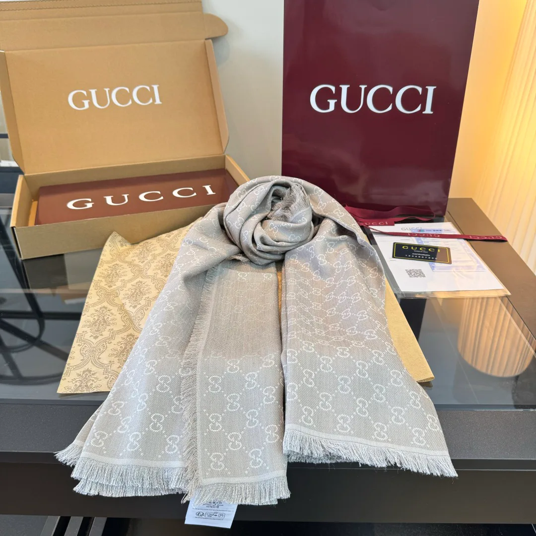 Scarves GUCCI 18275078