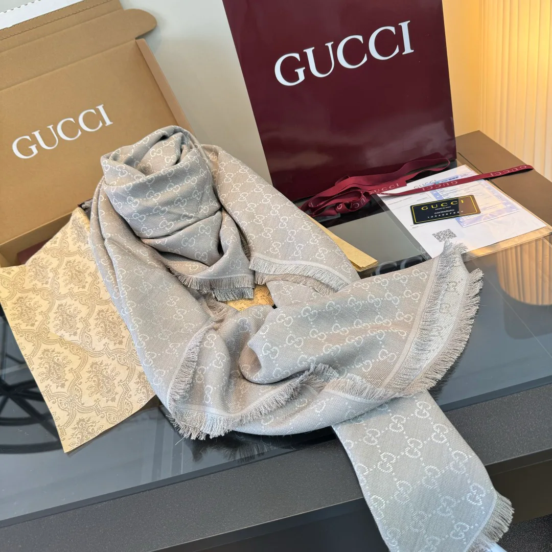 Scarves GUCCI 18275078