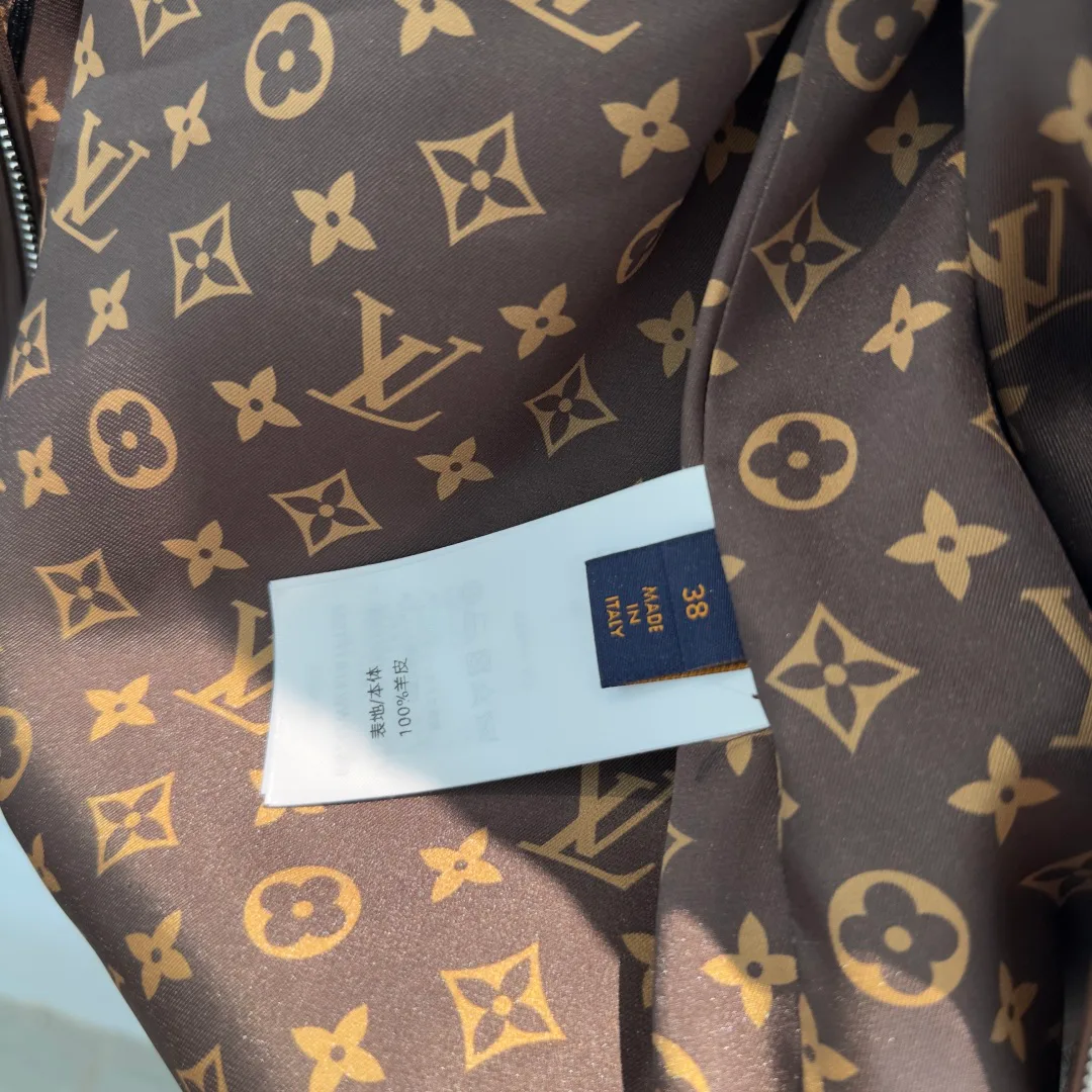 Women's Leather Jackets And Sheepskin Coats LOUIS VUITTON 17474153