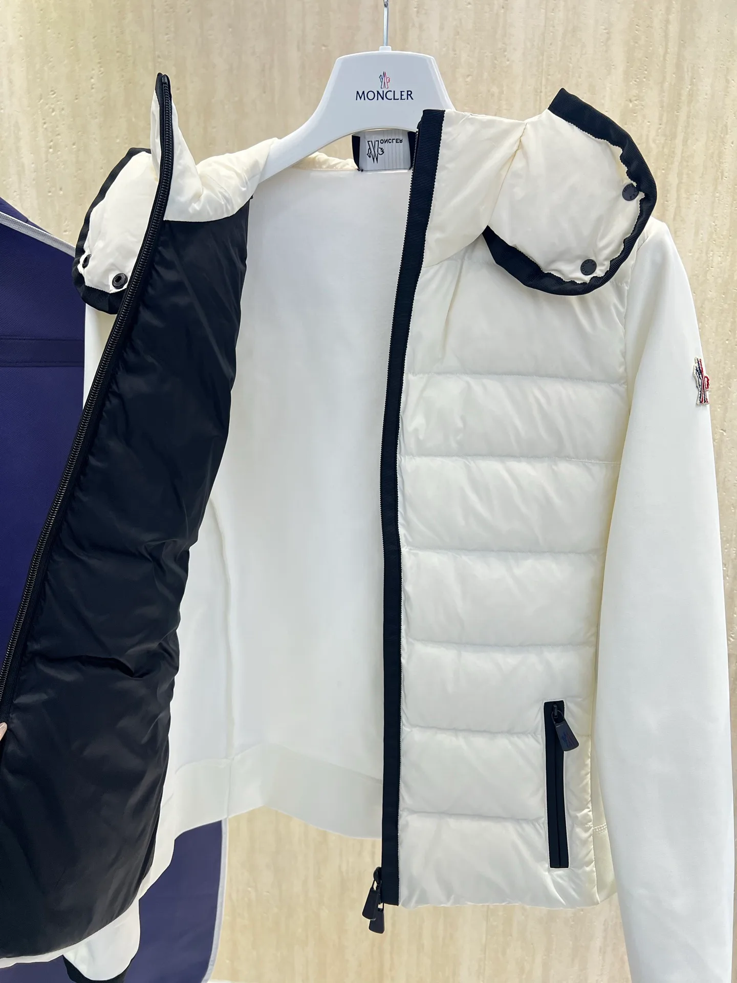 Men's Jackets And Down Jackets MONCLER 18434542