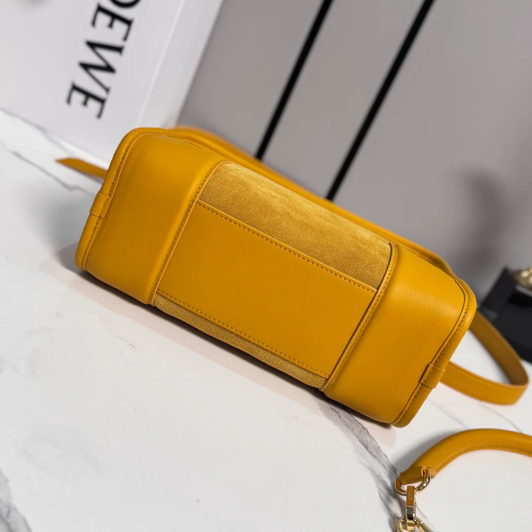 Women's Classic Handbags LOEWE 18328832