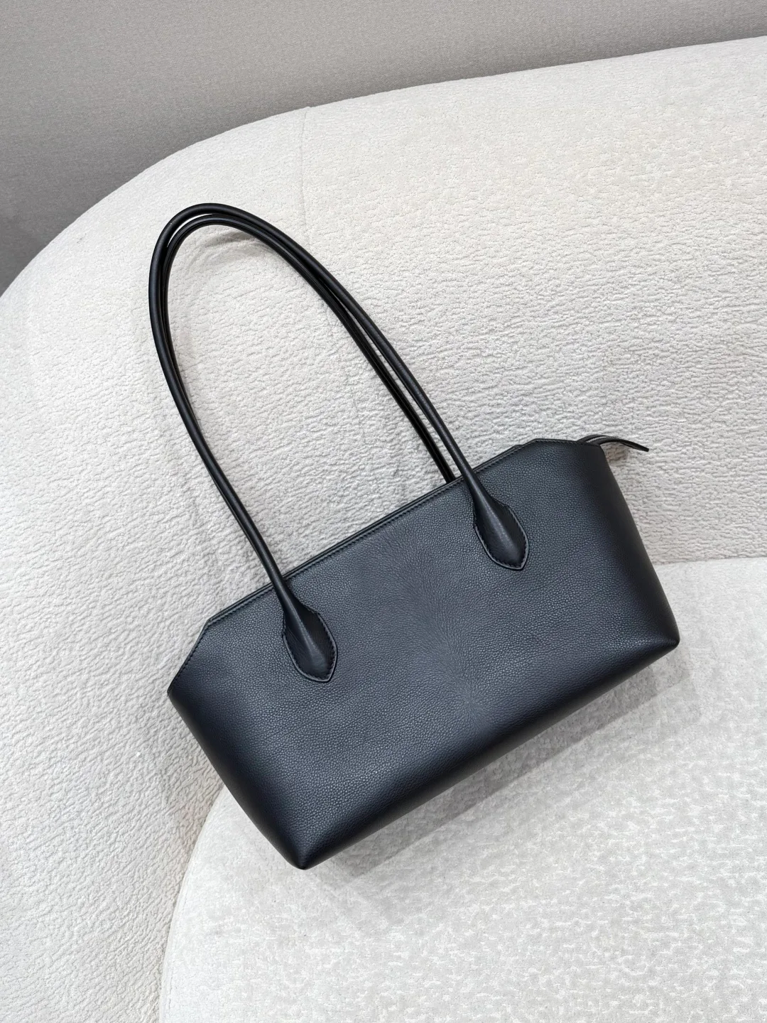 Women's Classic Handbags THE ROW 18070672