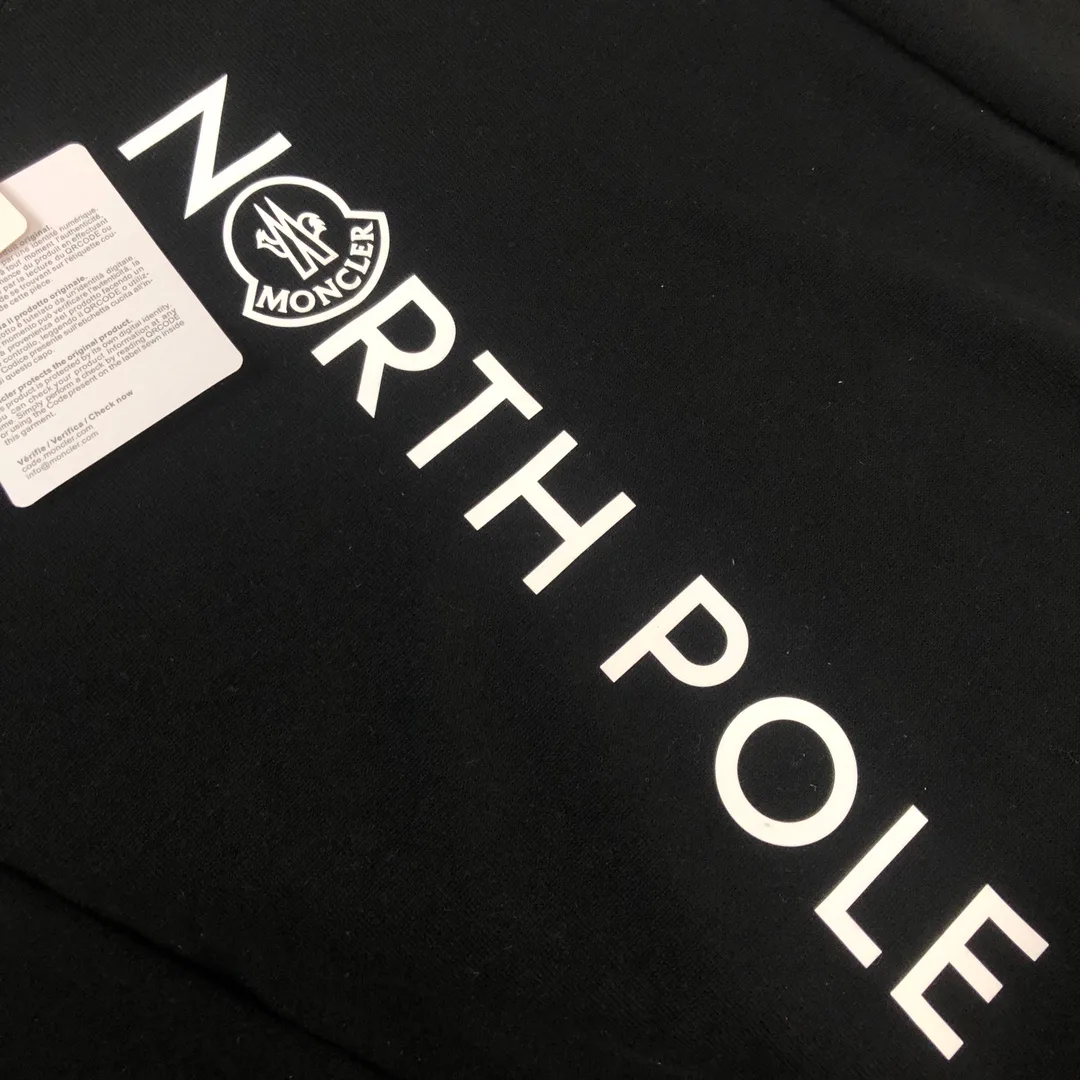 Men's Jumpers And Sweaters MONCLER 18002344