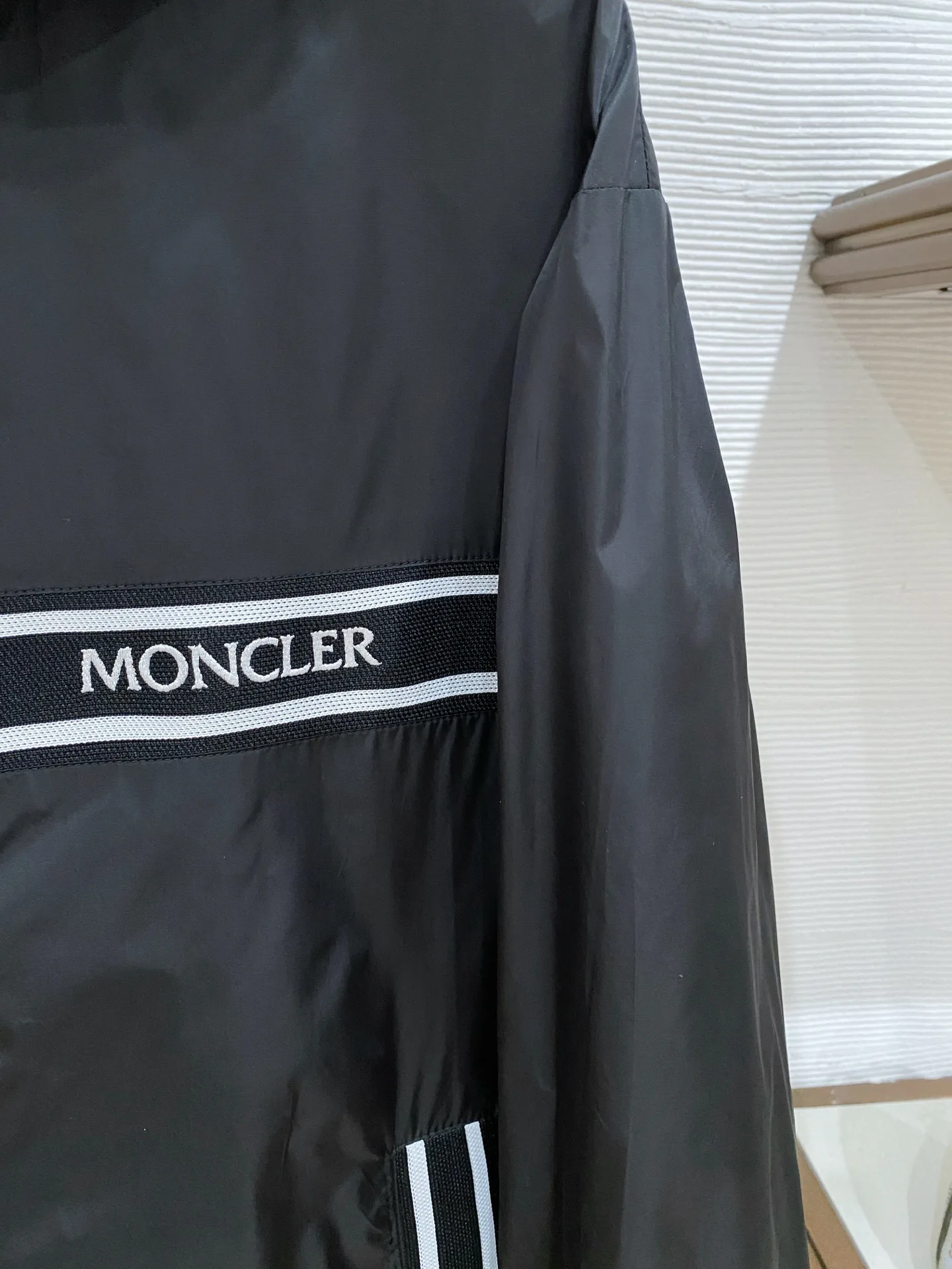 Men's Jackets And Down Jackets MONCLER 18510165