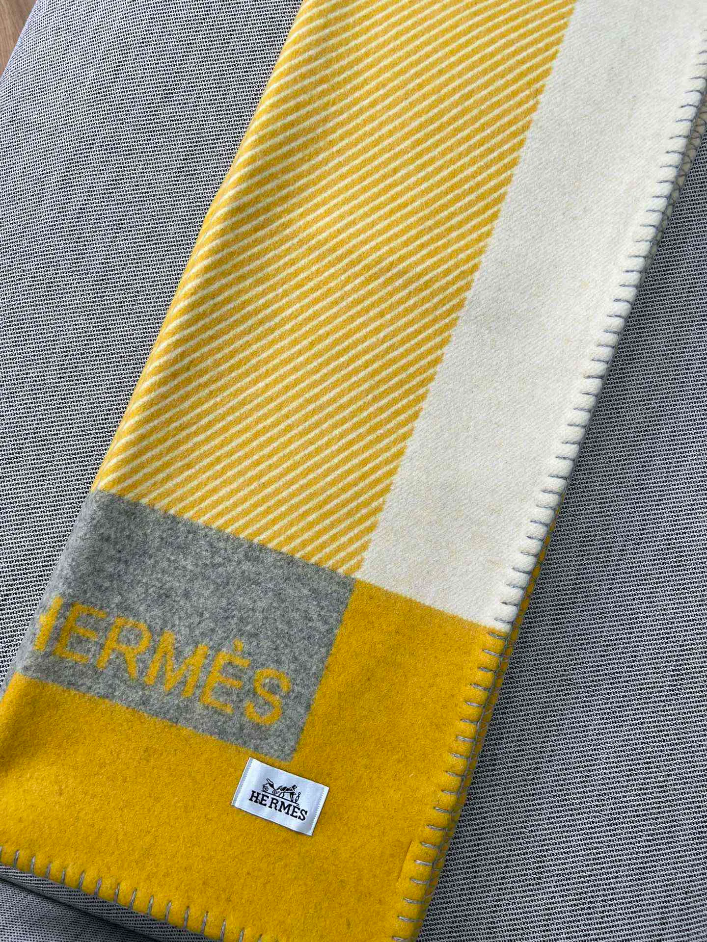Textiles HERMES 17992447