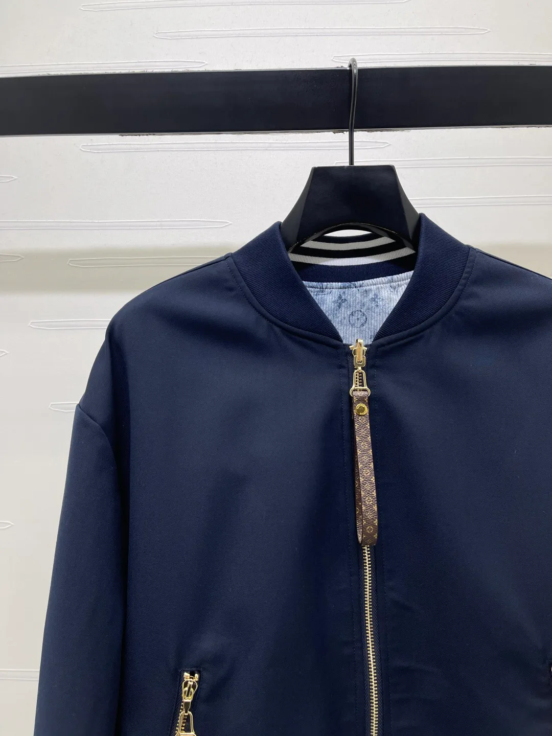 Women's Jackets And Down Jackets LOUIS VUITTON 18038158