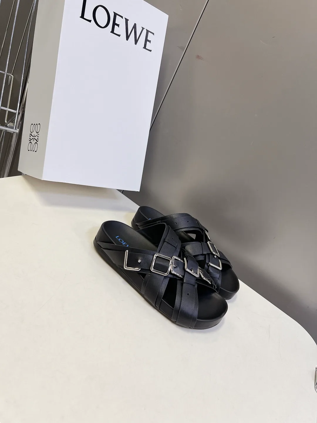 Women's Sandals LOEWE 17077130