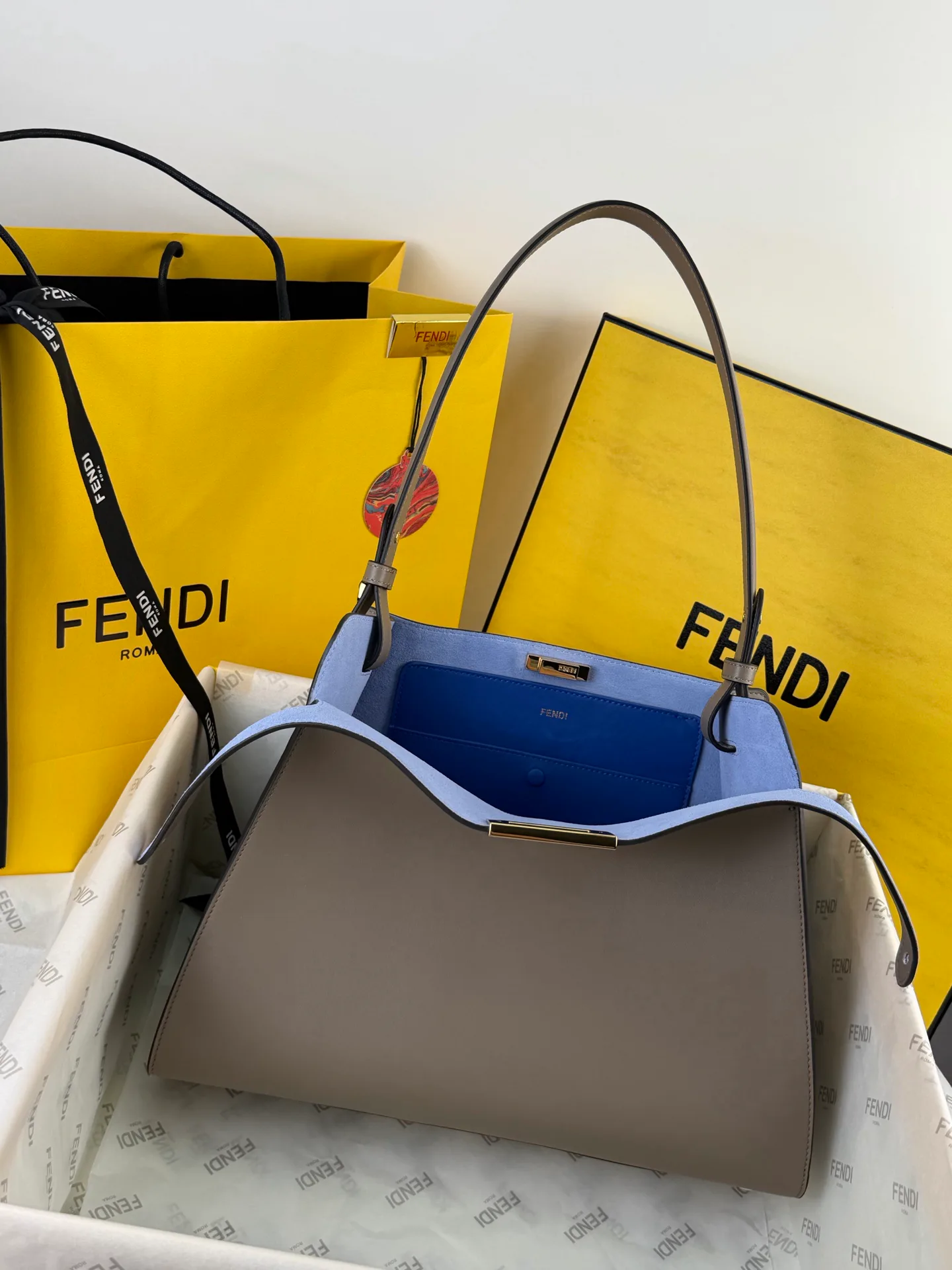Women's Classic Handbags FENDI 17901907
