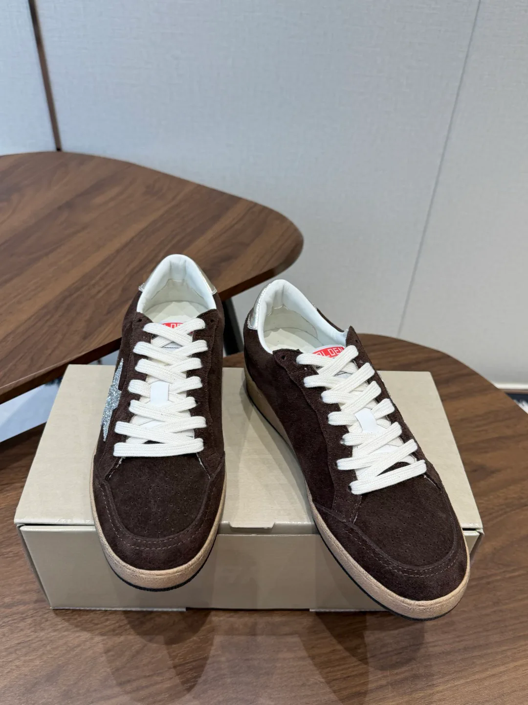 Women's Sneakers GOLDEN GOOSE 18357246