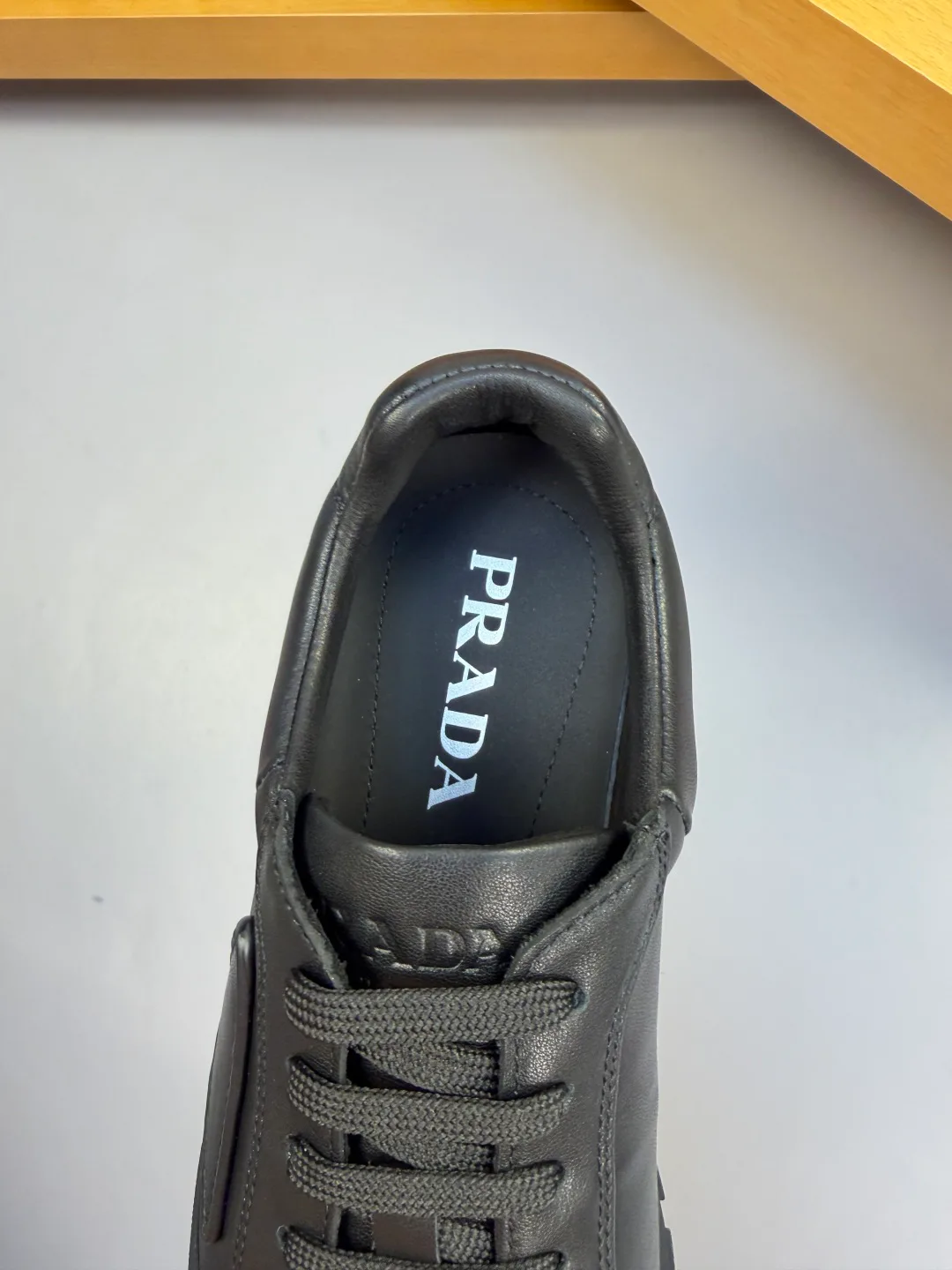 Кроссовки Женские Prada 18666920