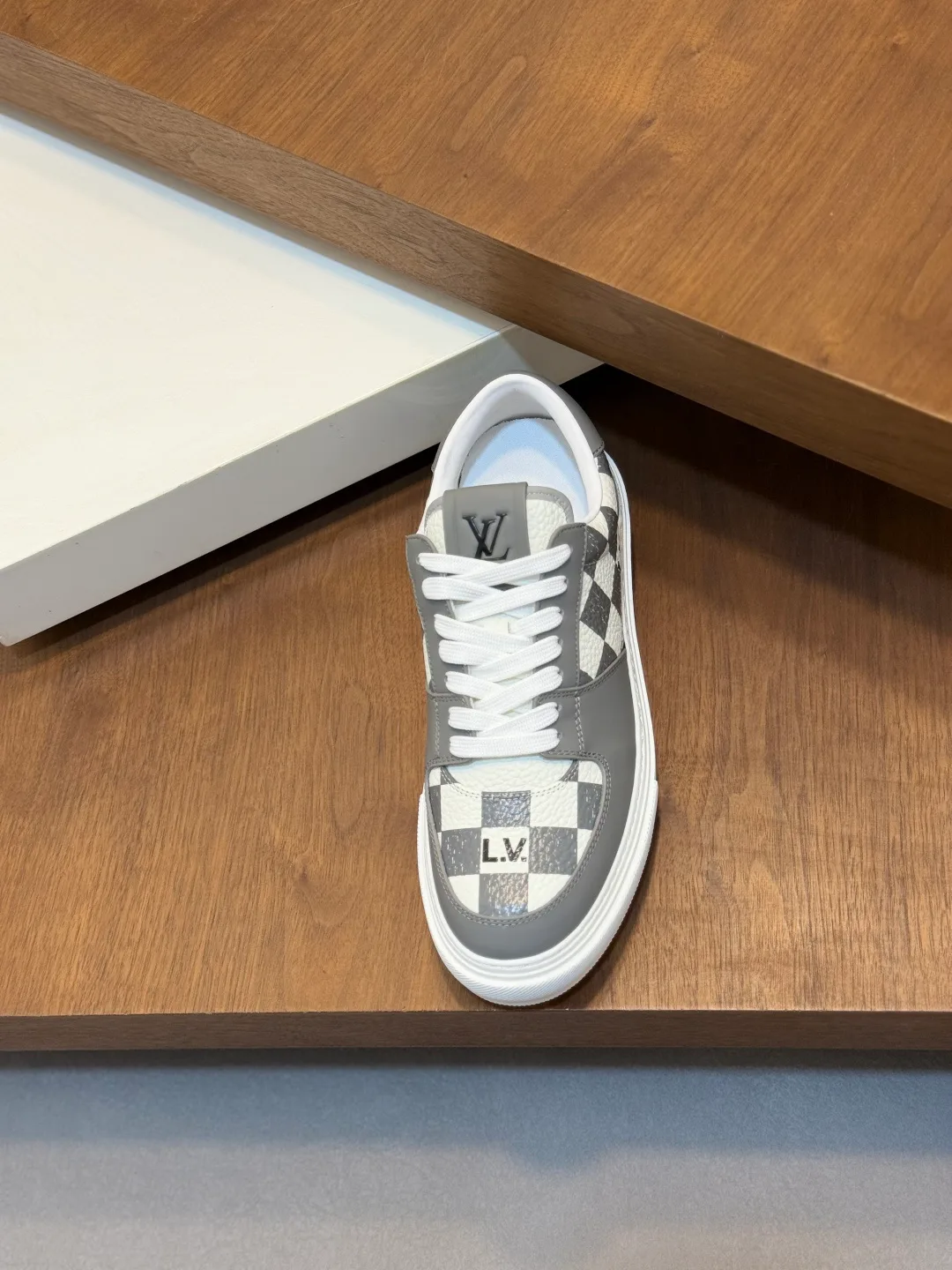 Men's Sneakers LOUIS VUITTON 17447610