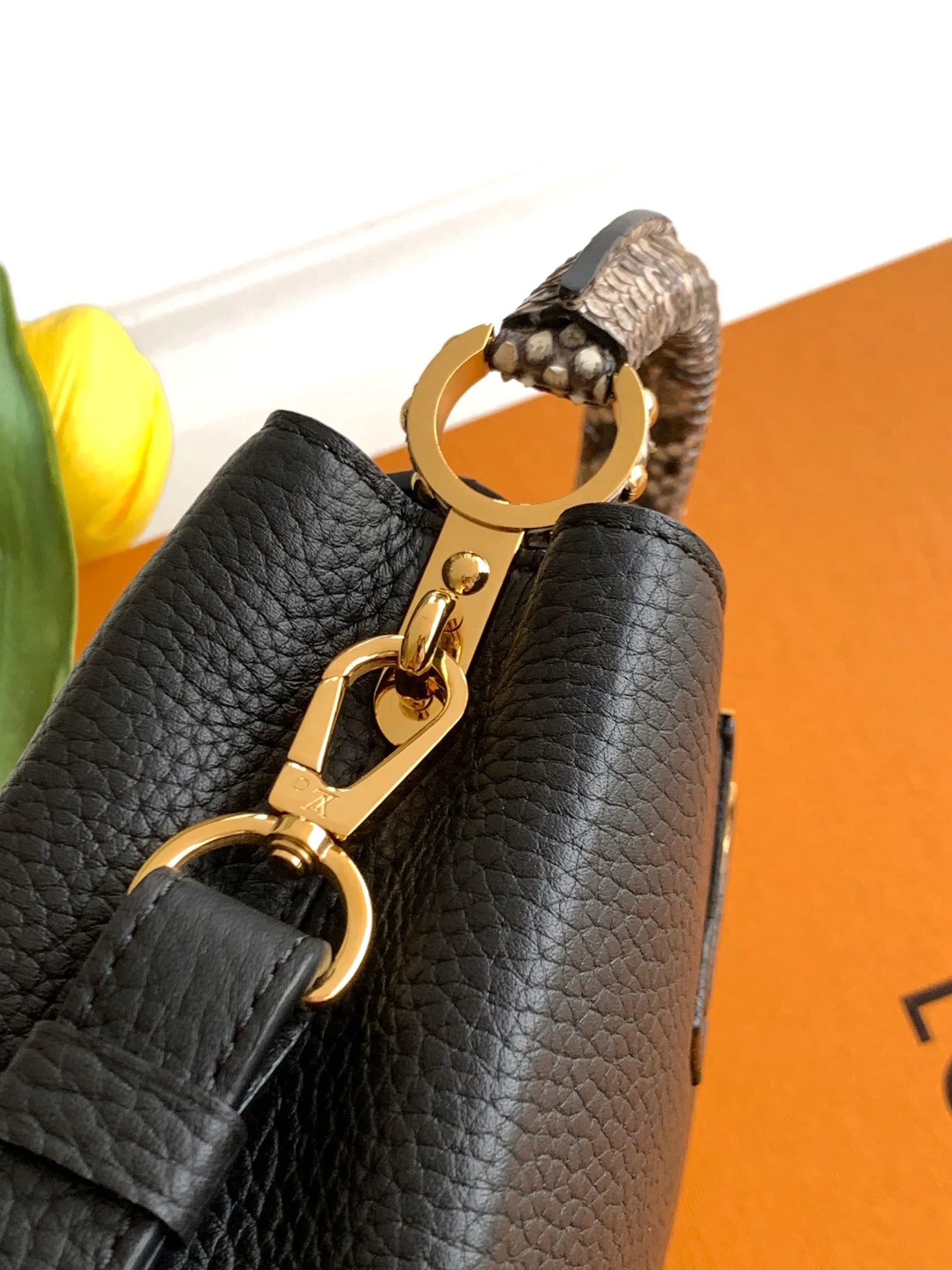 Women's Classic Handbags LOUIS VUITTON 18521020