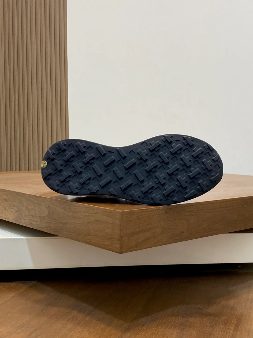 Men's Sneakers LOUIS VUITTON 18274584
