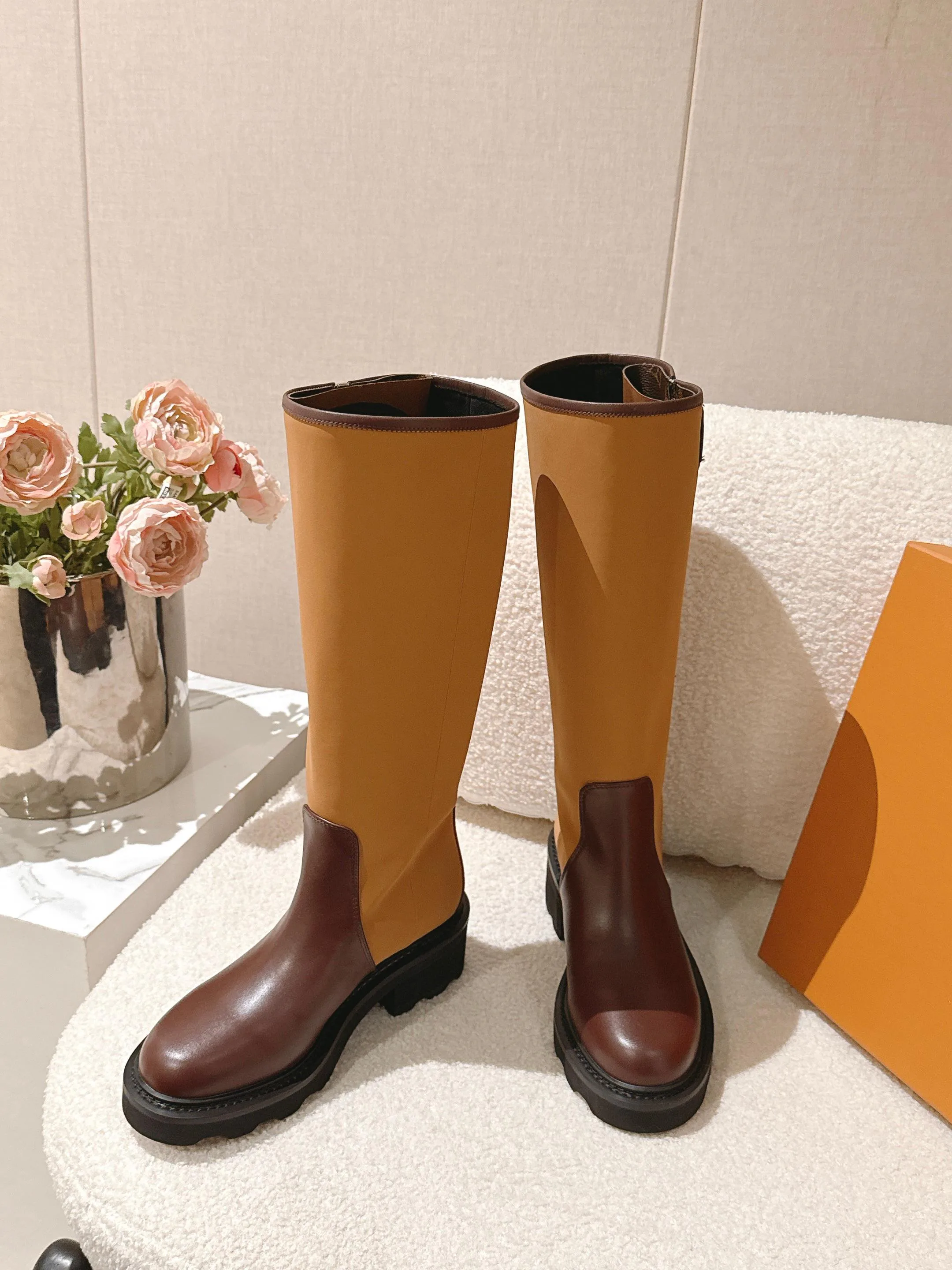 Women's Boots LOUIS VUITTON 18462268