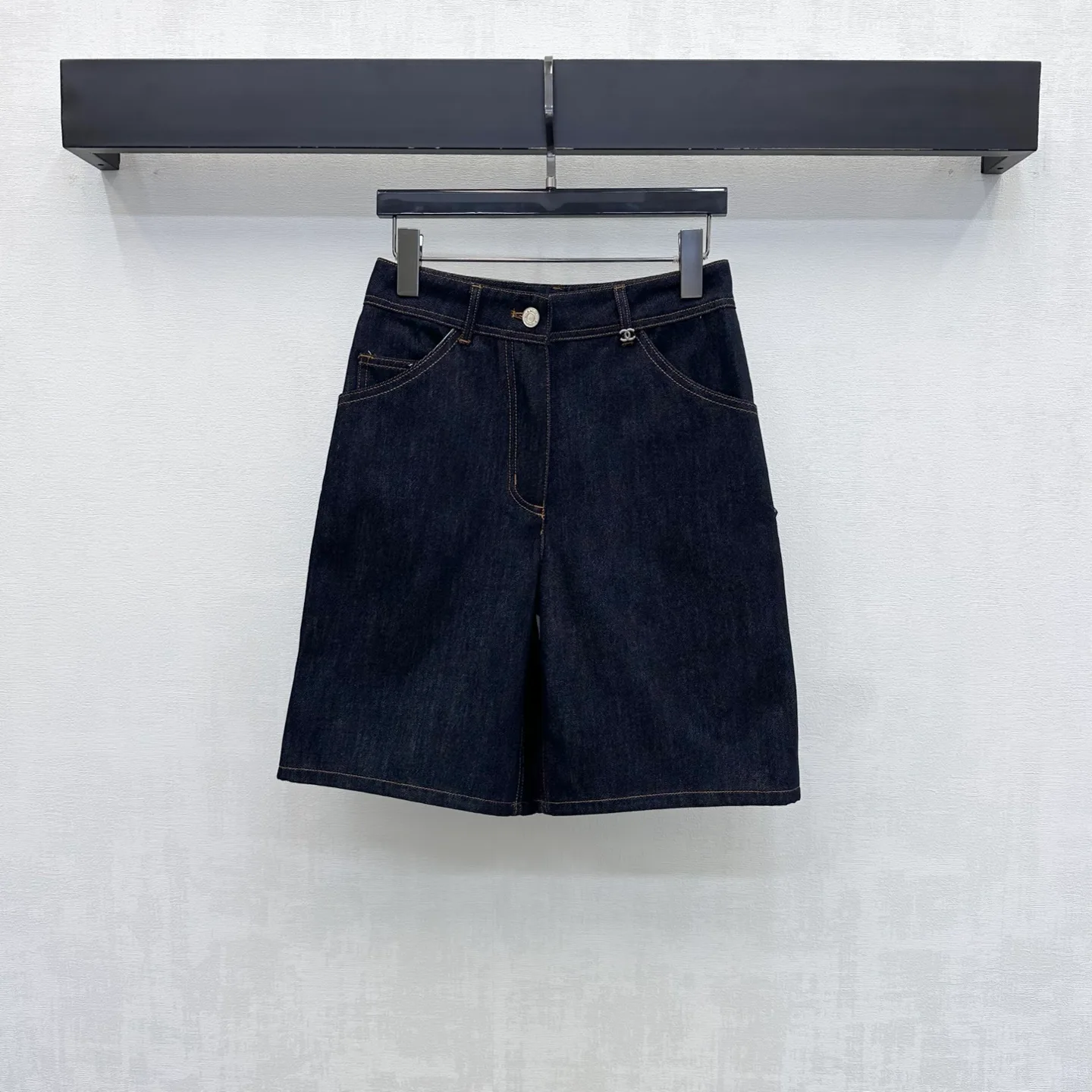 Women's Shorts CHANEL 17737821