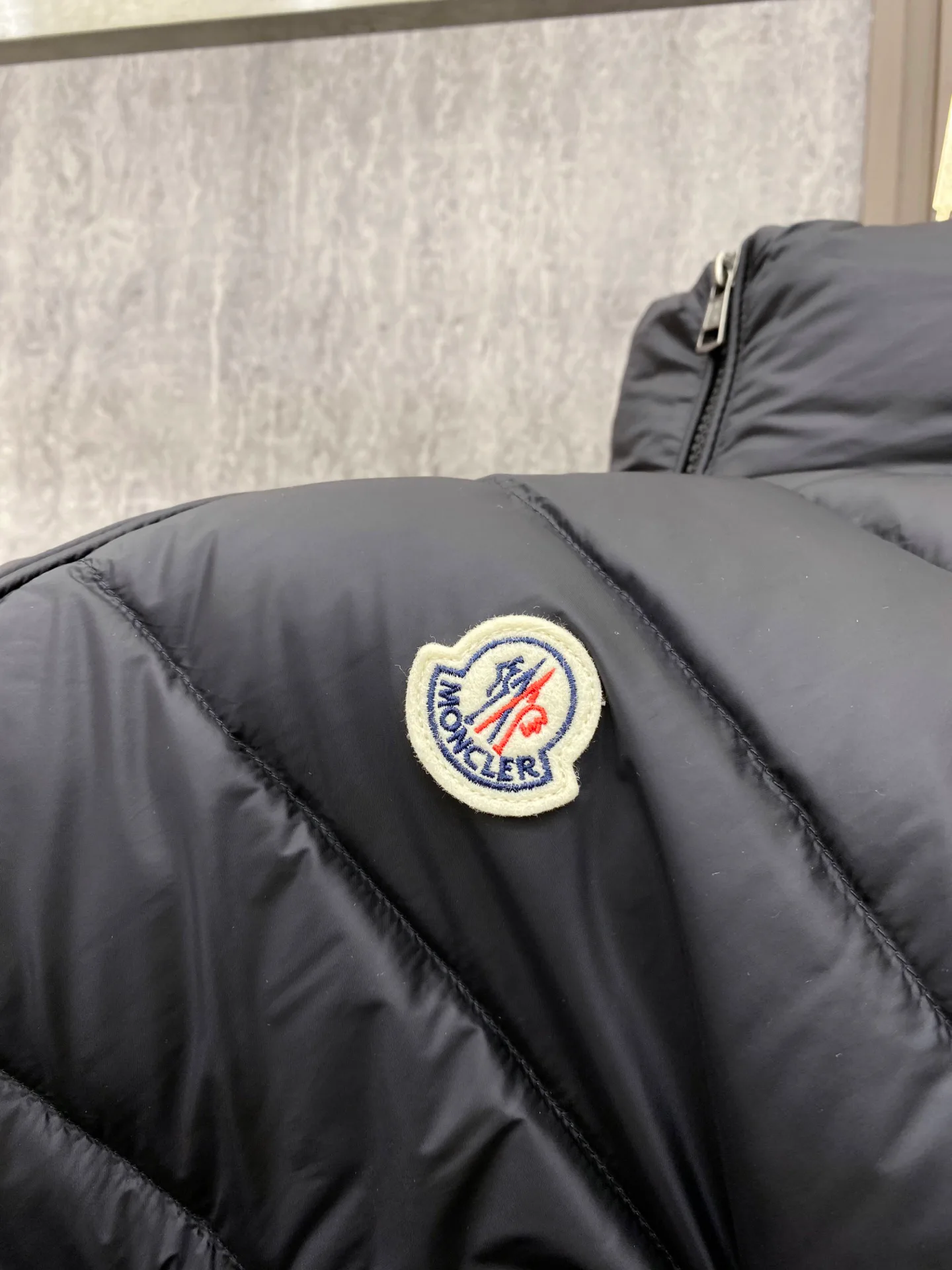 Куртки И Пуховики Мужские Moncler 18596387