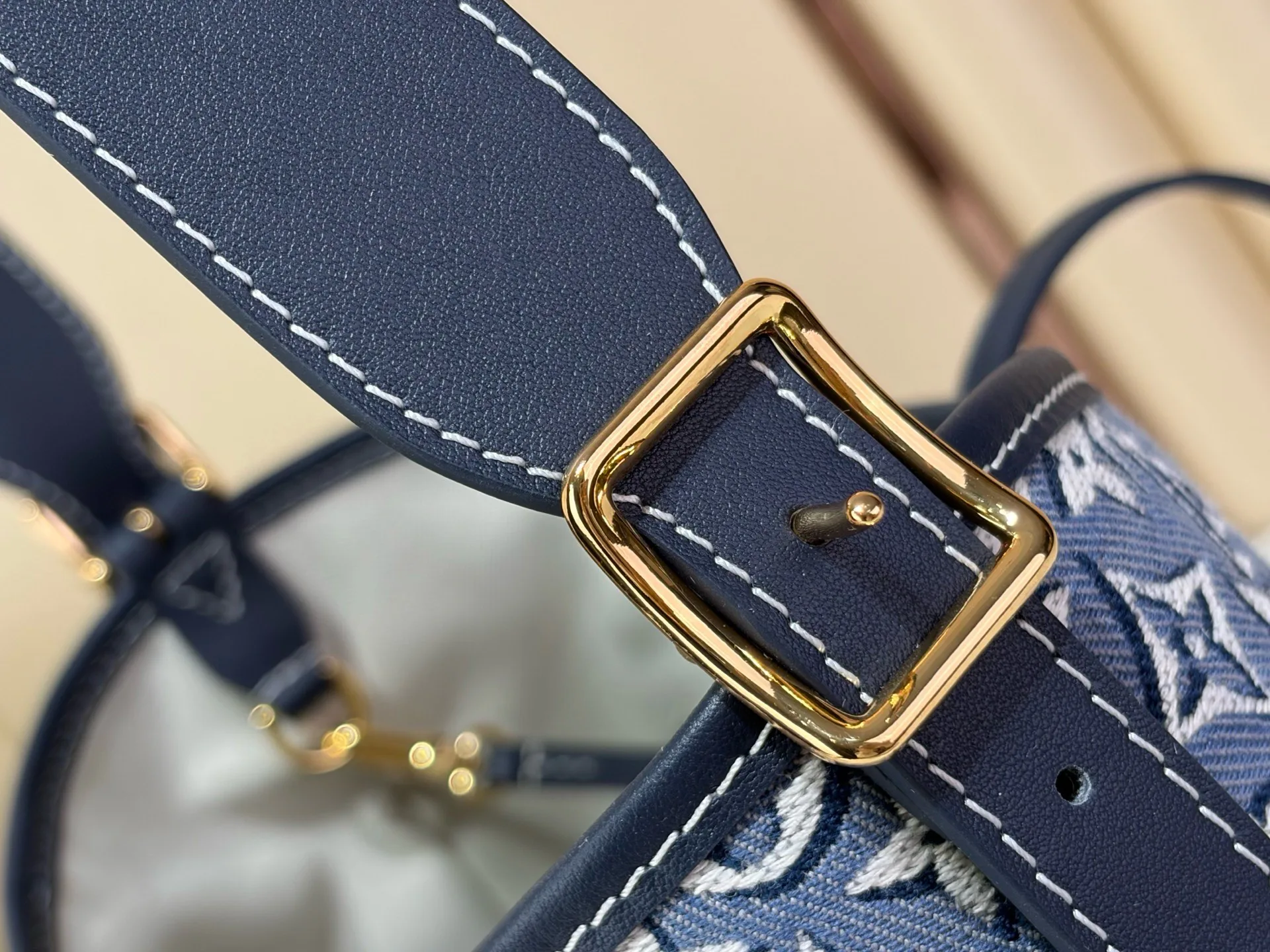 Women's Classic Handbags LOUIS VUITTON 18240324