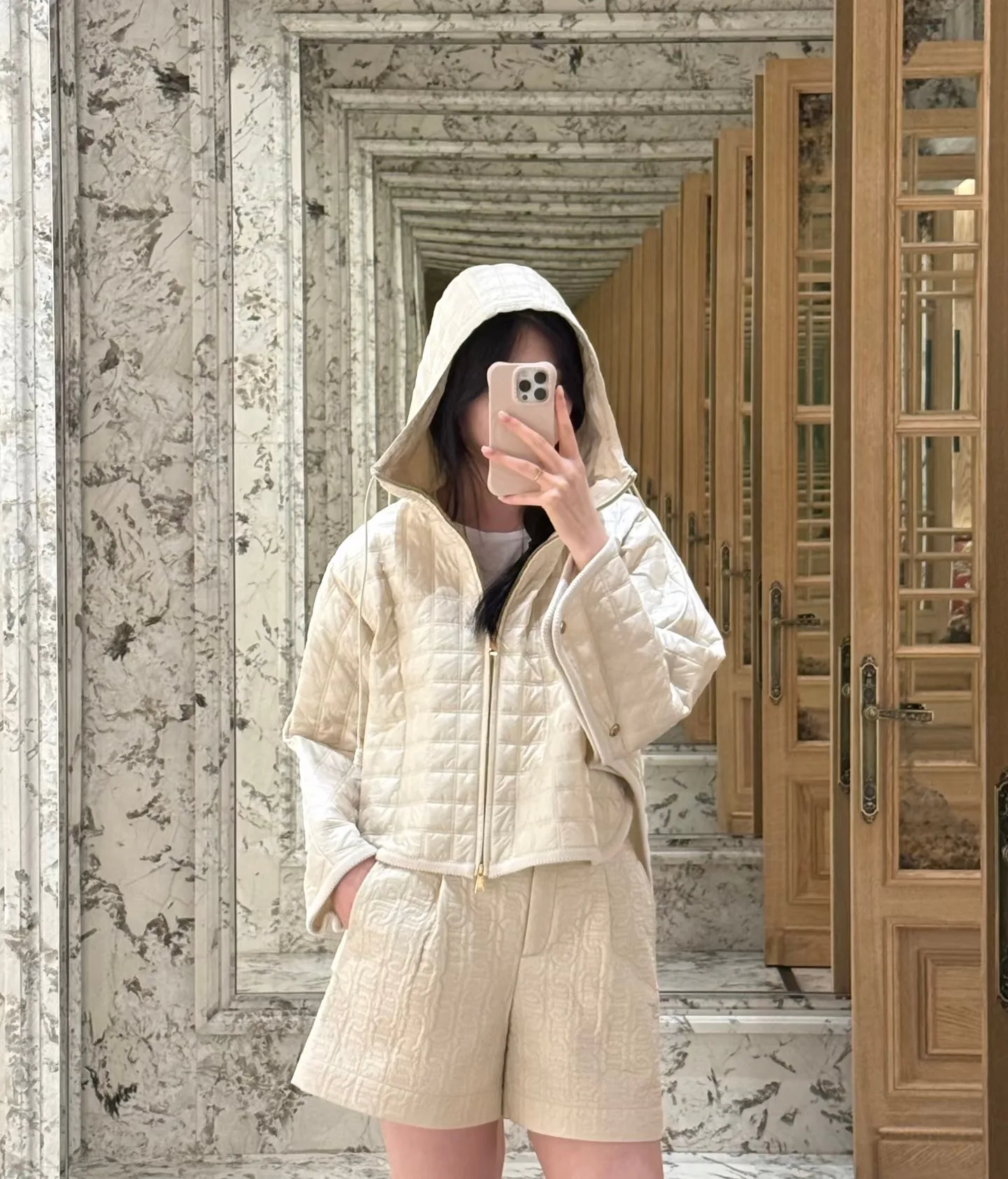 Women's Jackets And Down Jackets MONCLER 18044529
