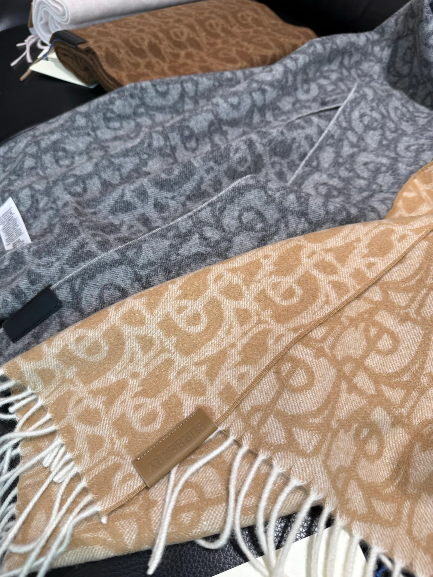 Scarves BURBERRY 18002704