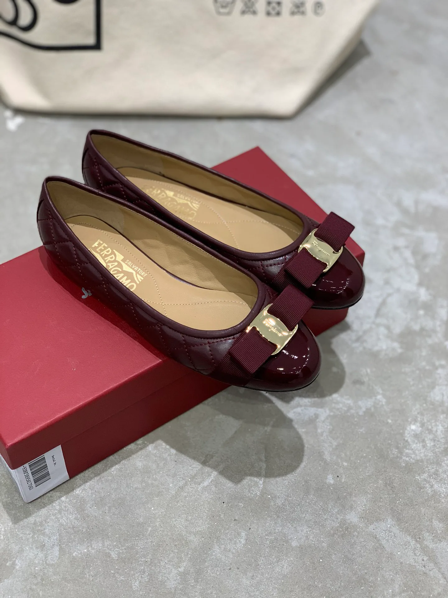 Women's Ballet Flats SALVATORE FERRAGAMO 17642576