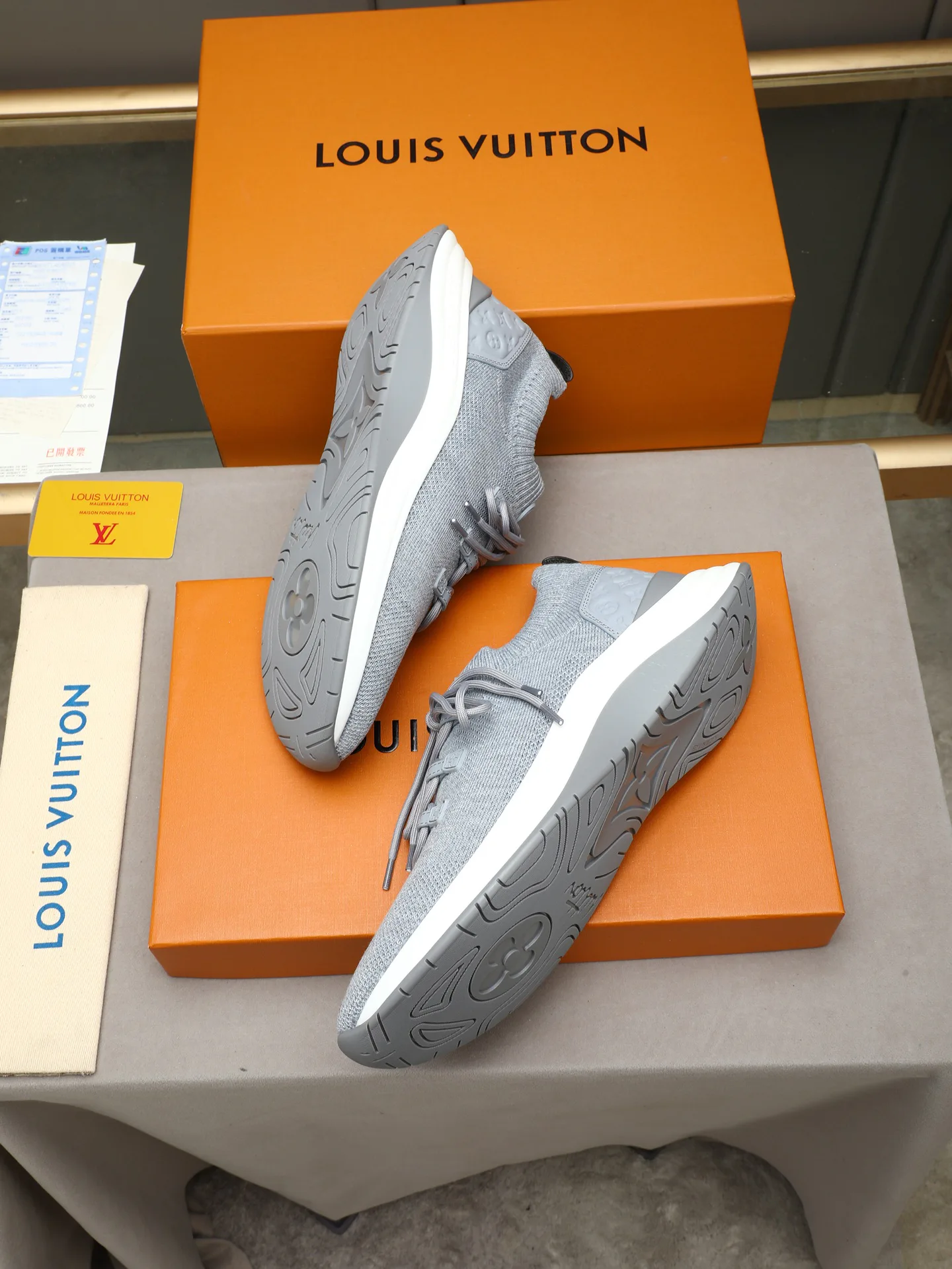 Women's Sneakers LOUIS VUITTON 17947271