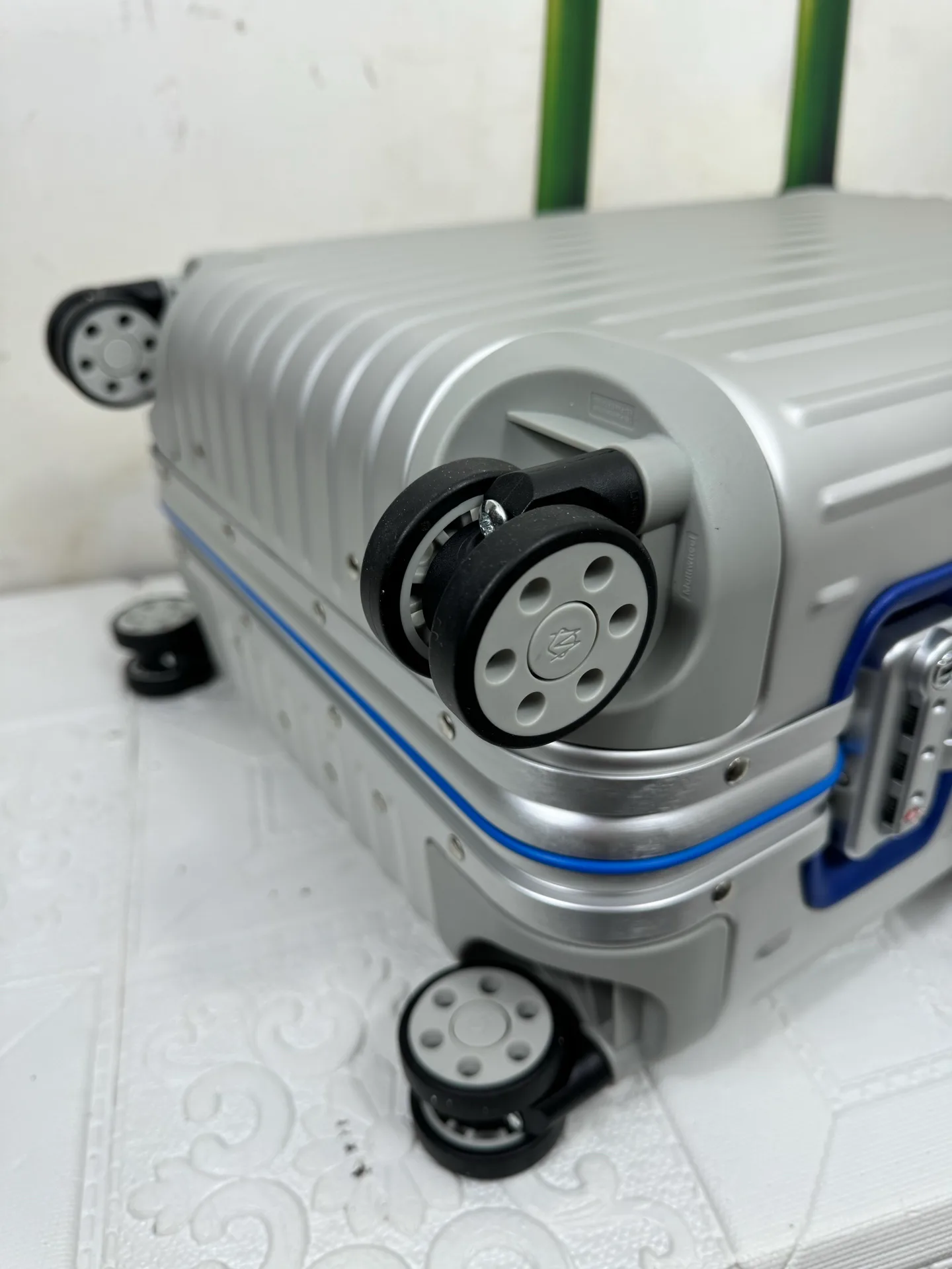 Suitcases RIMOWA 17662917