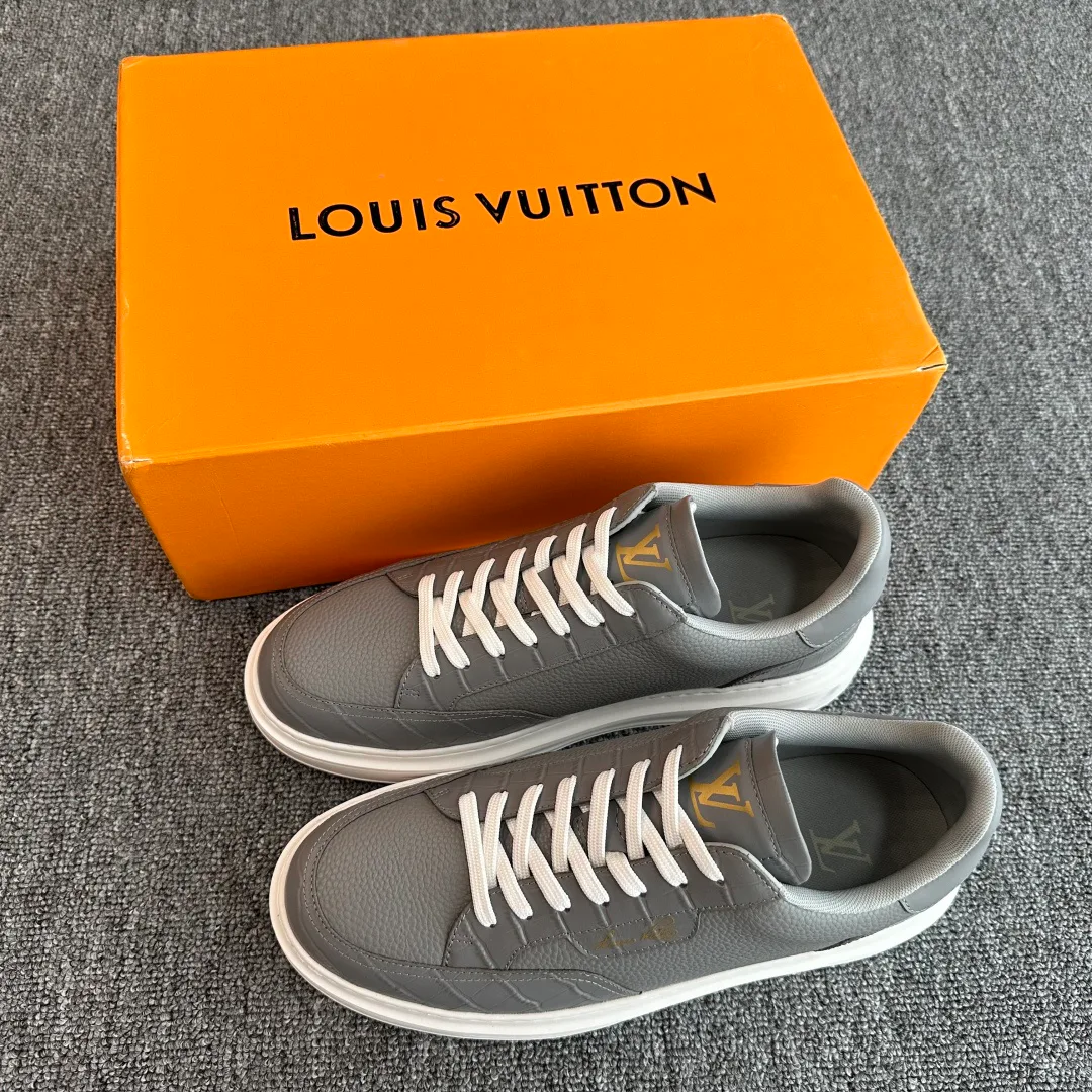 Men's Sneakers LOUIS VUITTON 18394325