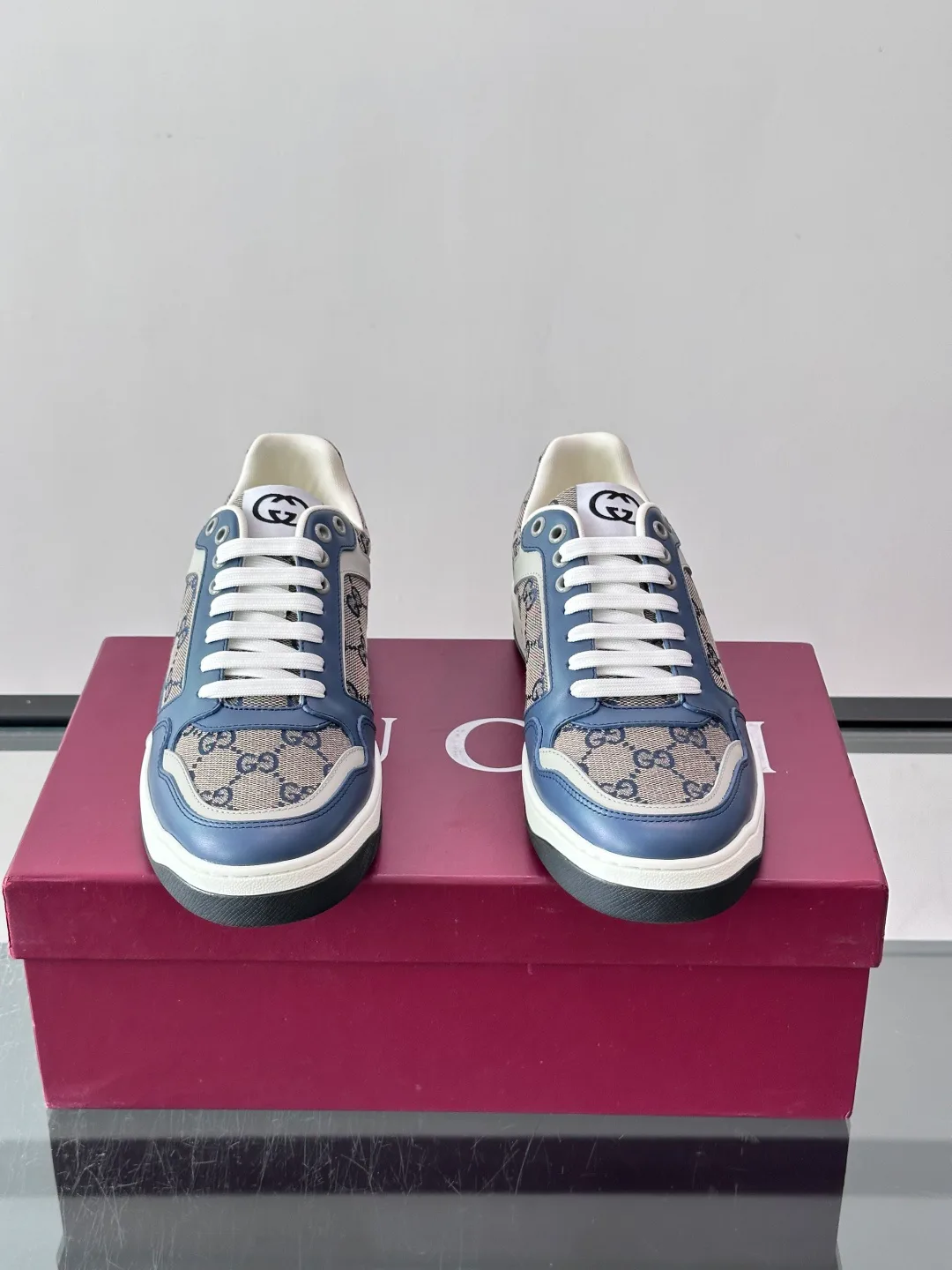 Women's Sneakers GUCCI 18102696