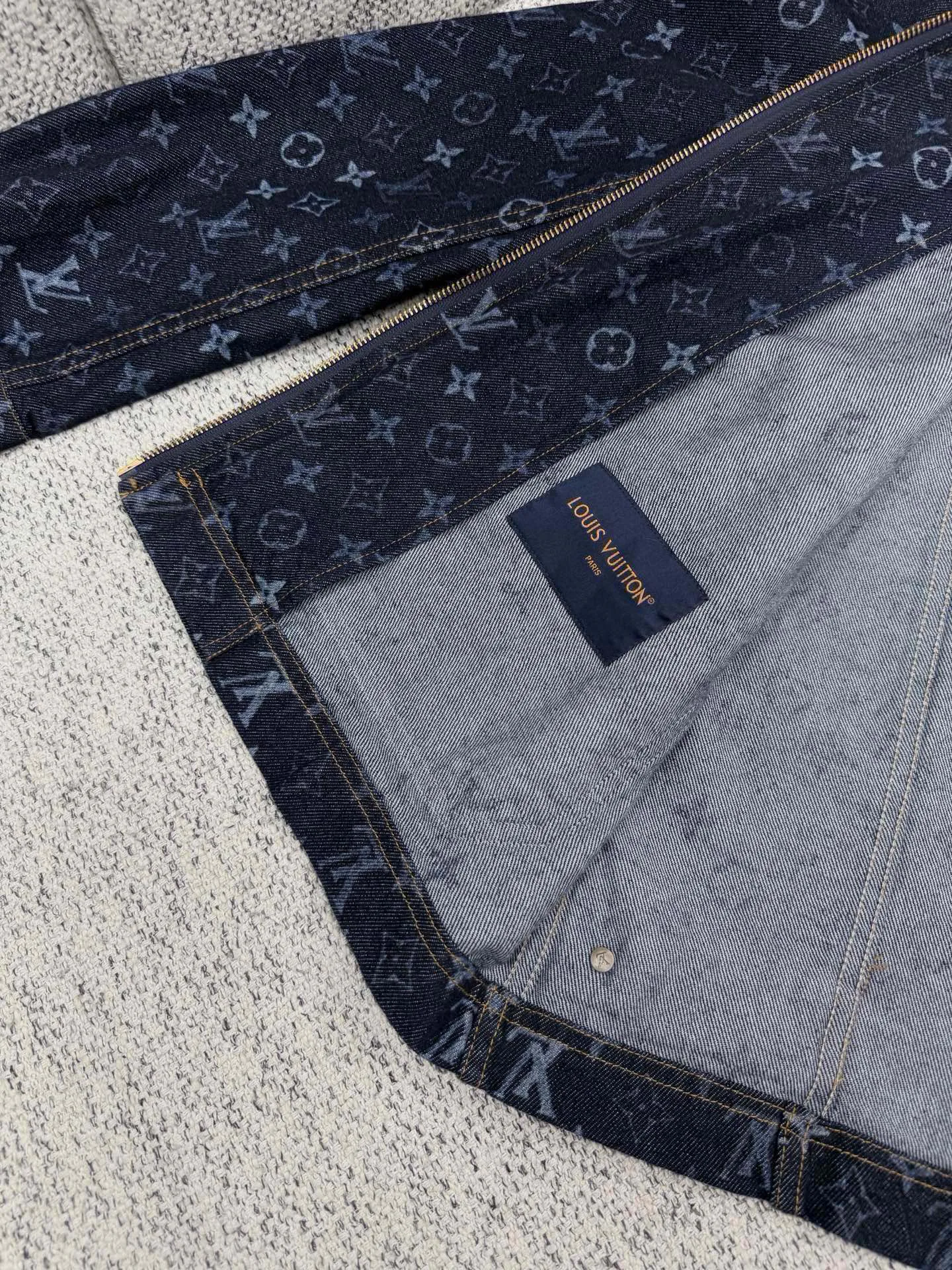 Men's Jackets And Down Jackets LOUIS VUITTON 18343239
