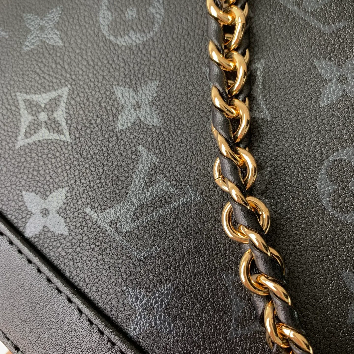 Women's Classic Handbags LOUIS VUITTON 18147456