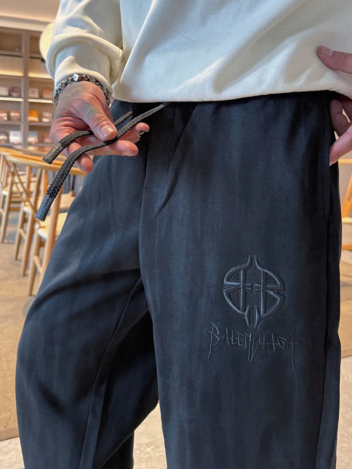 Men's Trousers BALENCIAGA 18345806