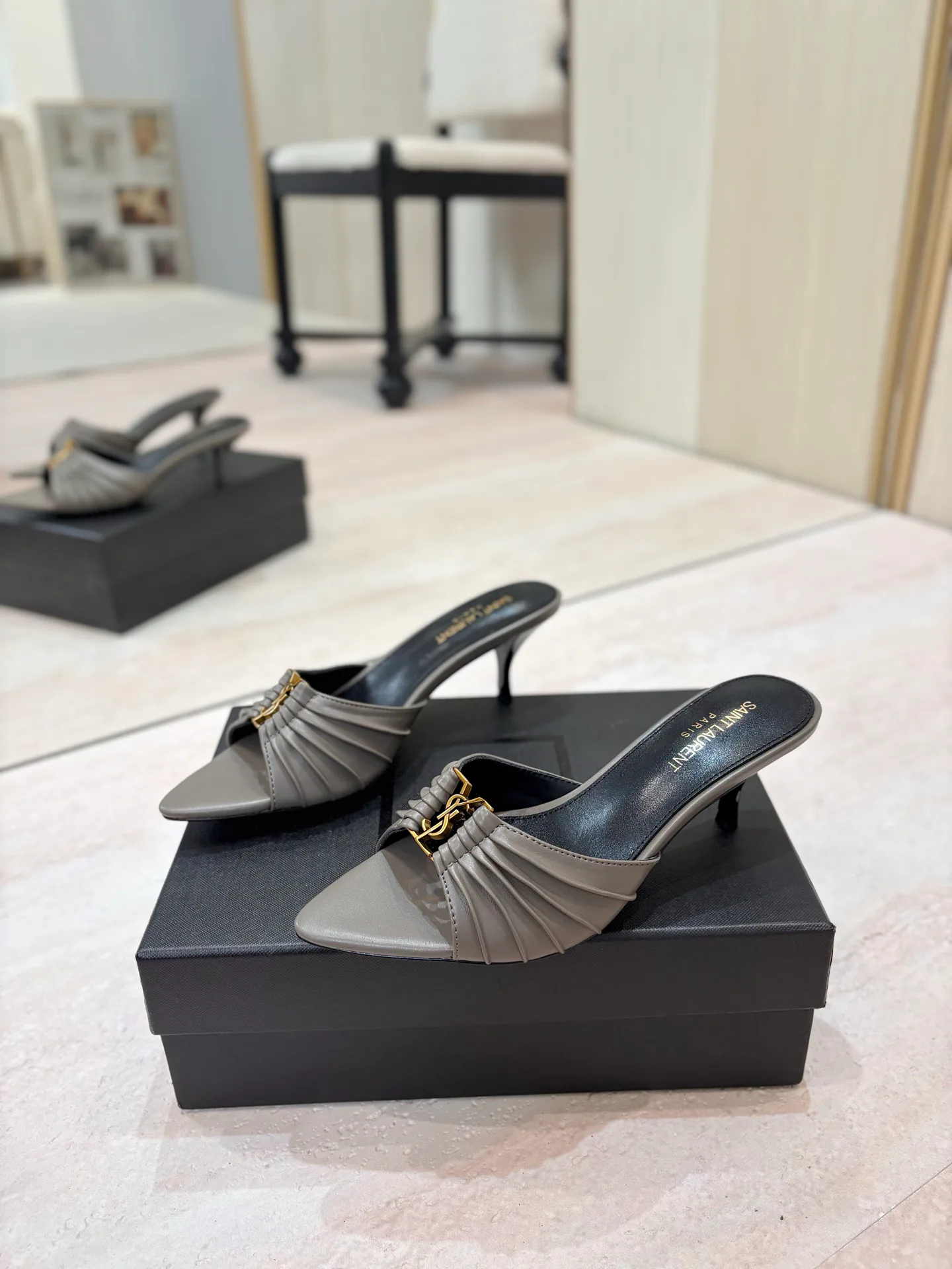 Women's Mules And Clogs SAINT LAURENT 17476036