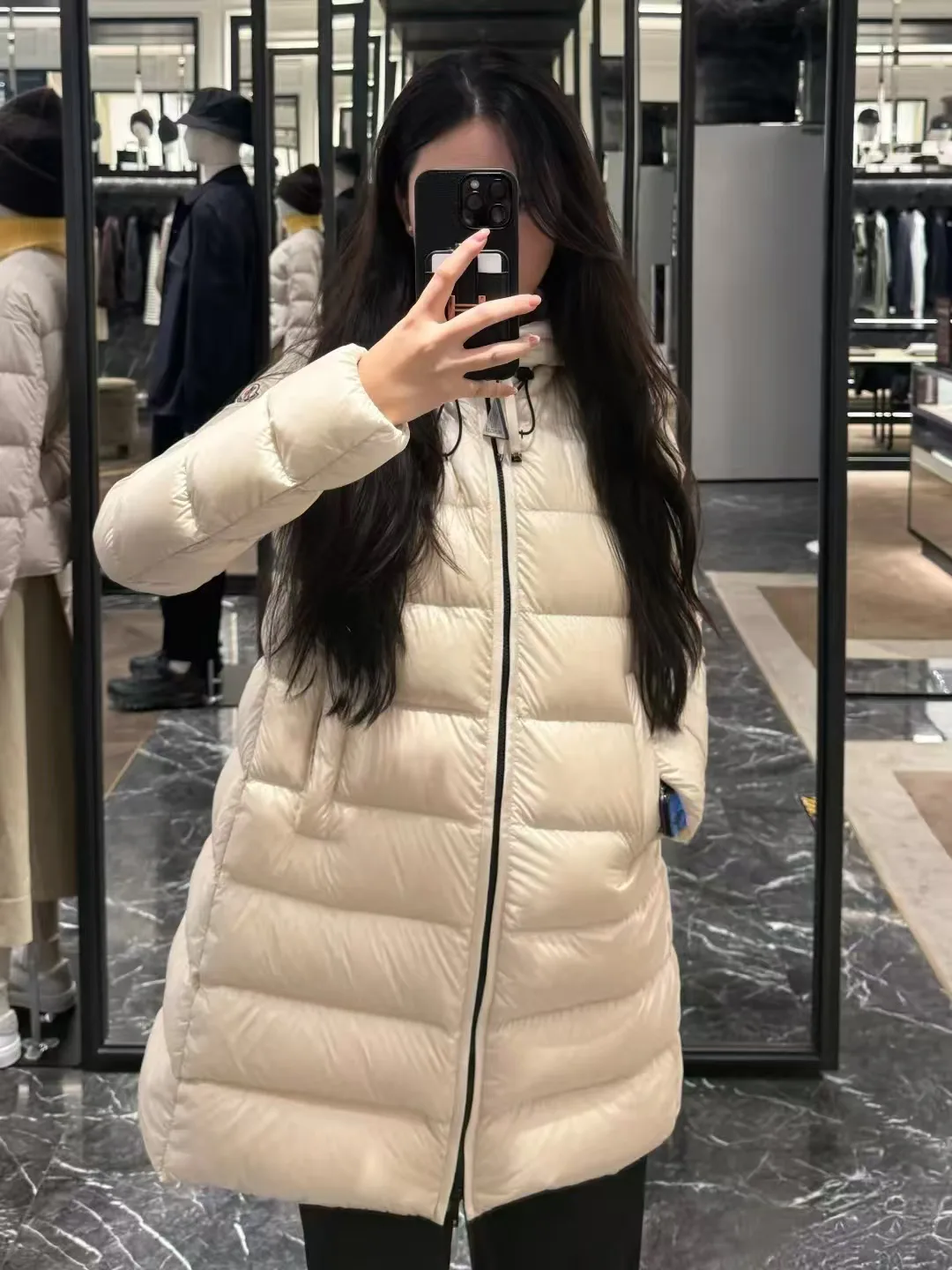 Women's Jackets And Down Jackets MONCLER 18048036
