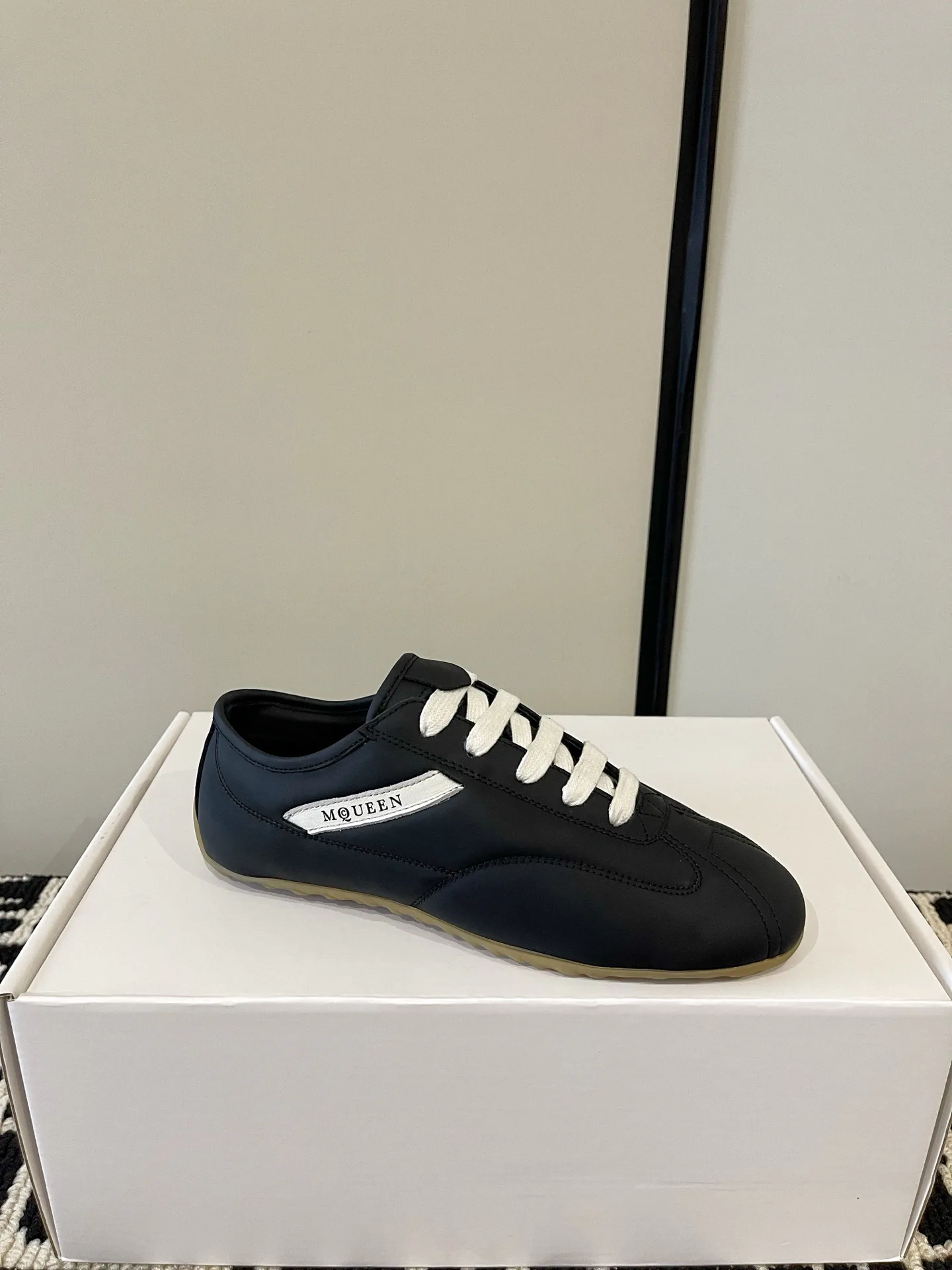 Women's Sneakers ALEXANDER MCQUEEN 18386235
