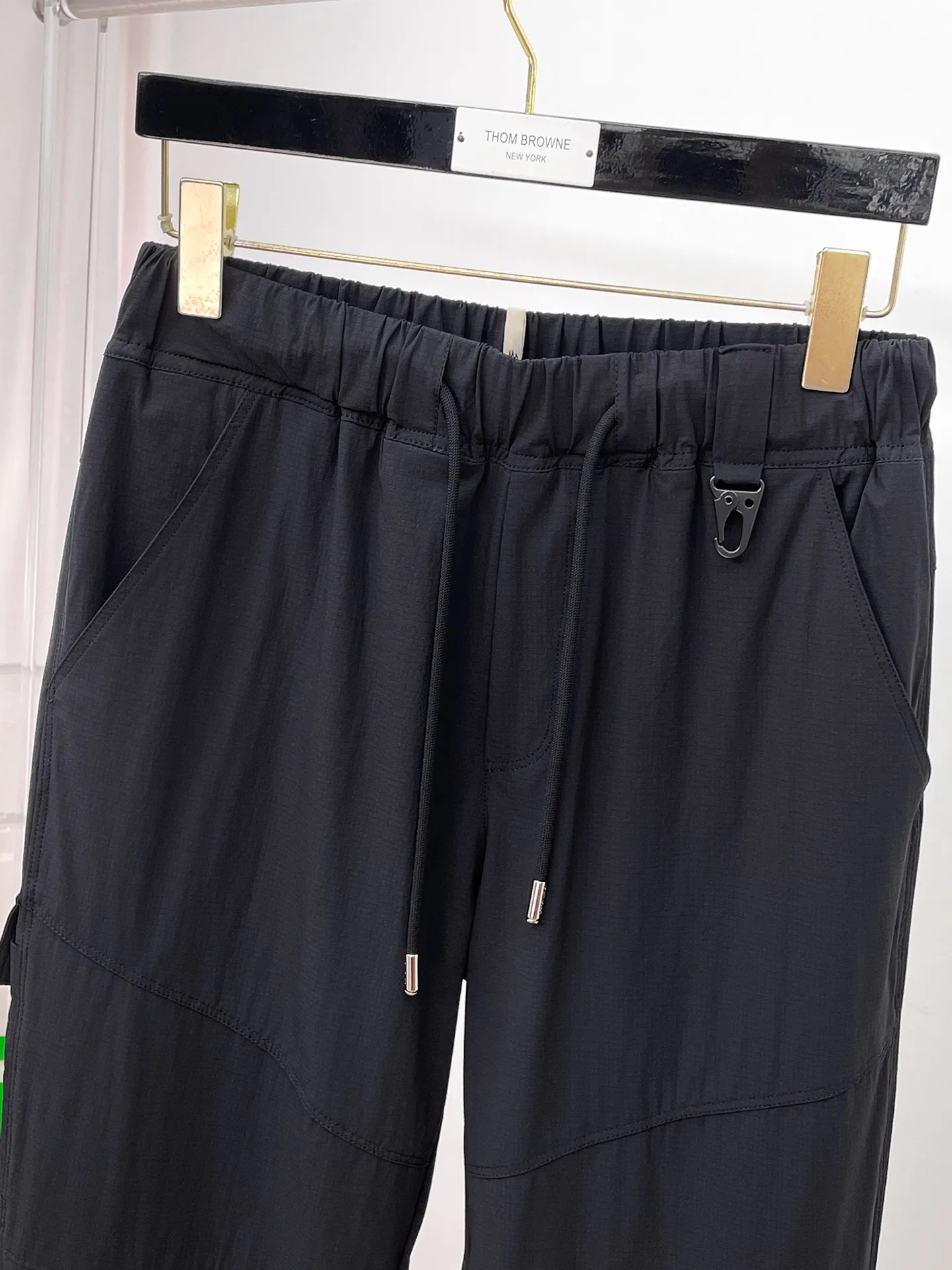 Men's Trousers MONCLER 18399302