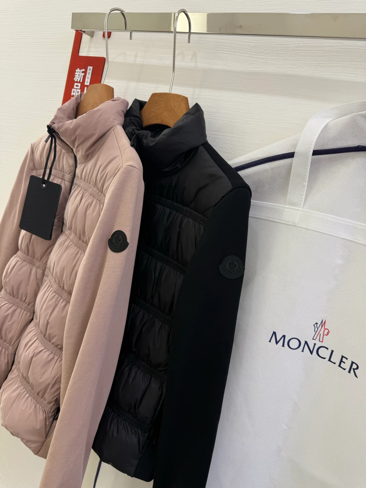 Women's Jackets And Down Jackets MONCLER 17918899
