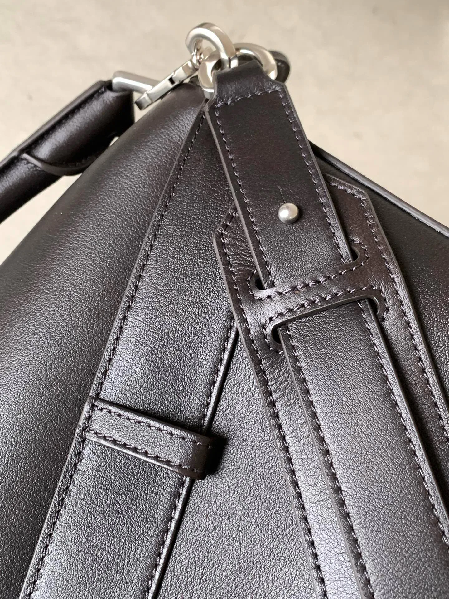 Women's Classic Handbags LOEWE 17220996