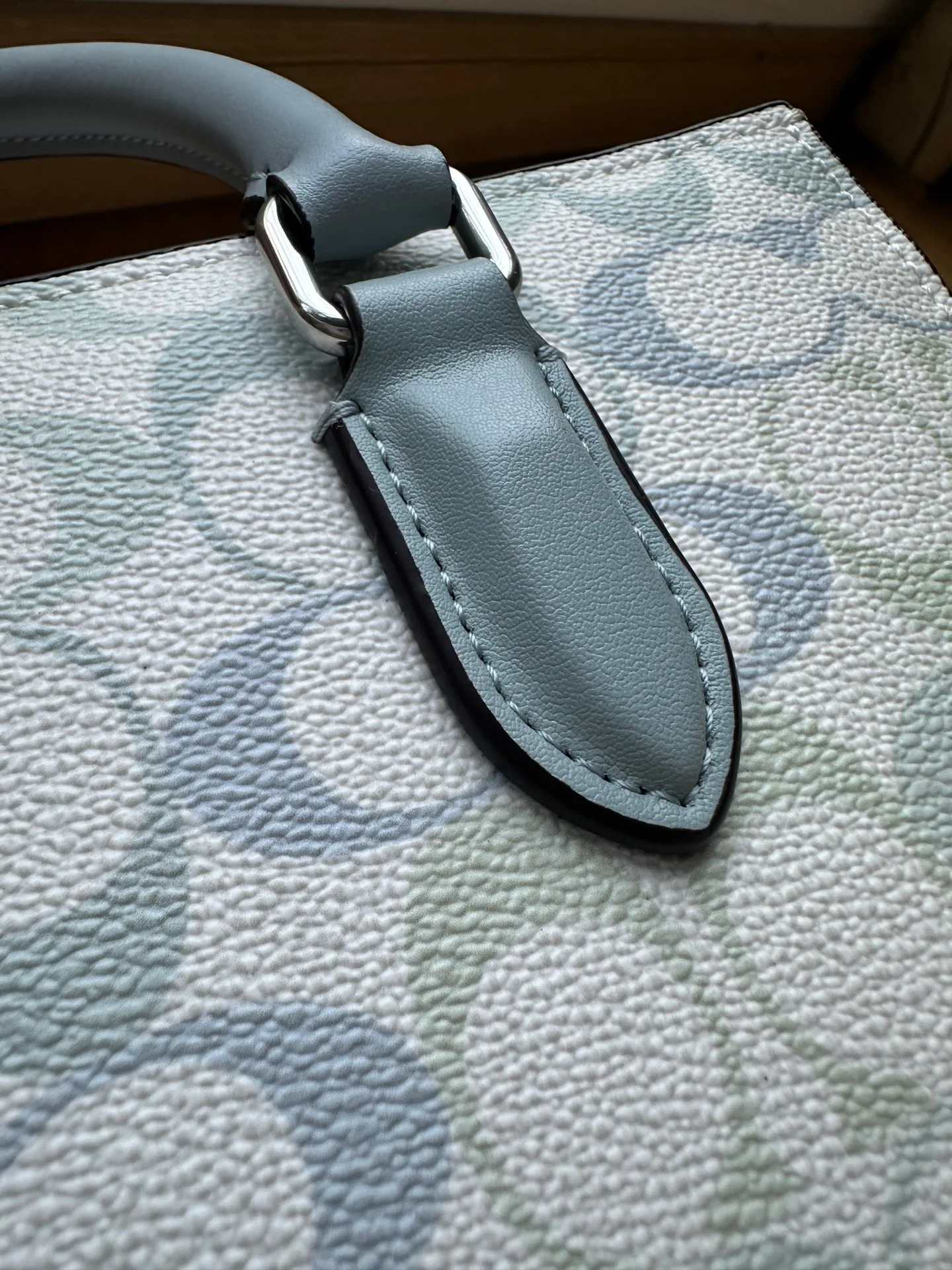 Women's Classic Handbags COACH 17960977